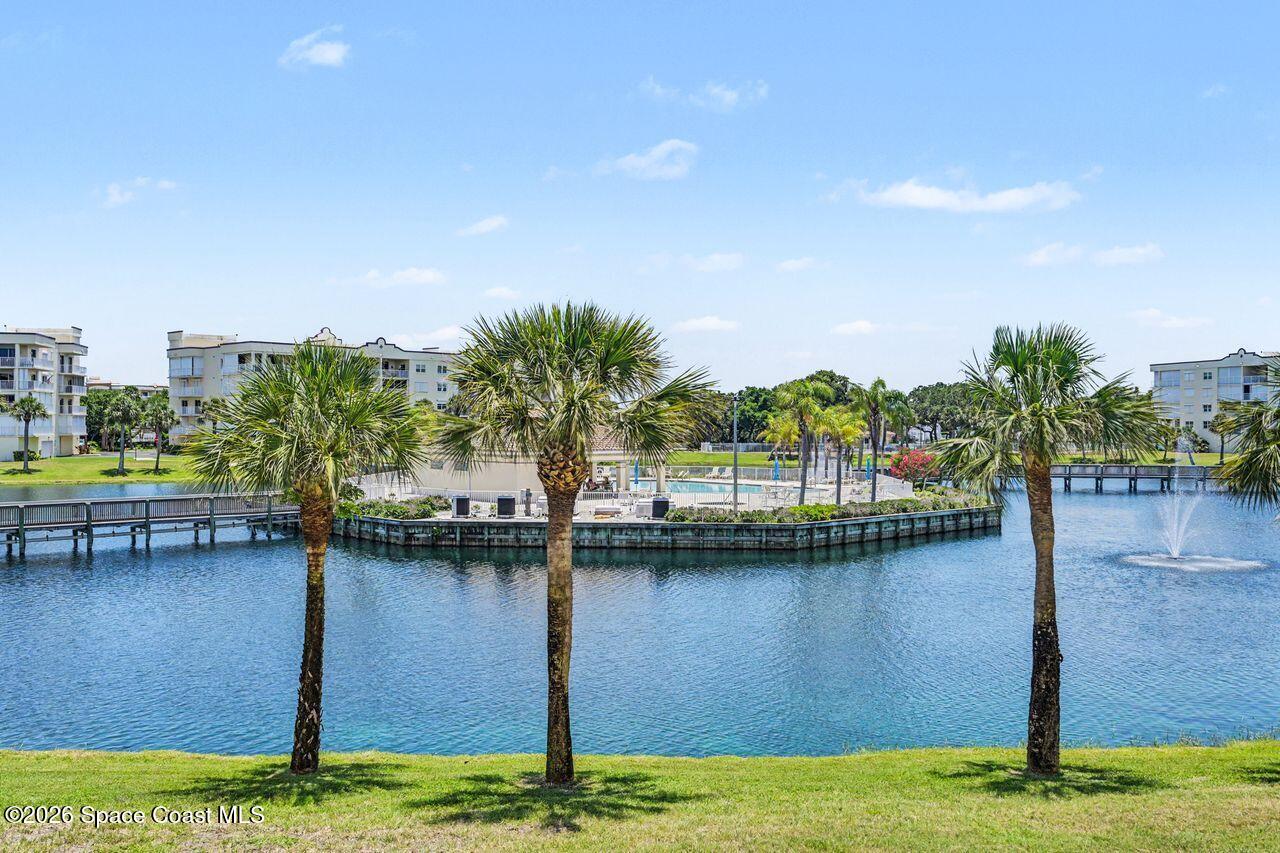 8941 Lake Drive 202