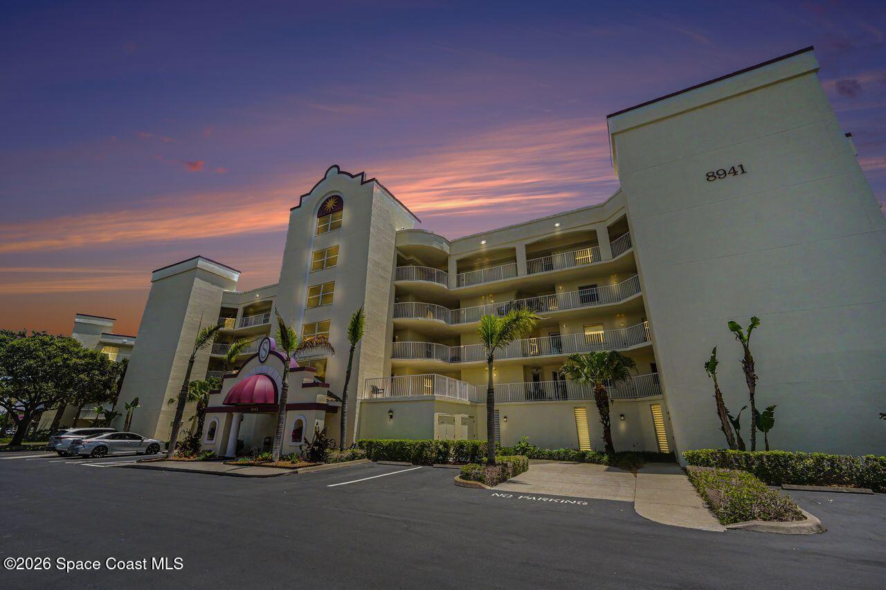 8941 Lake Drive 202