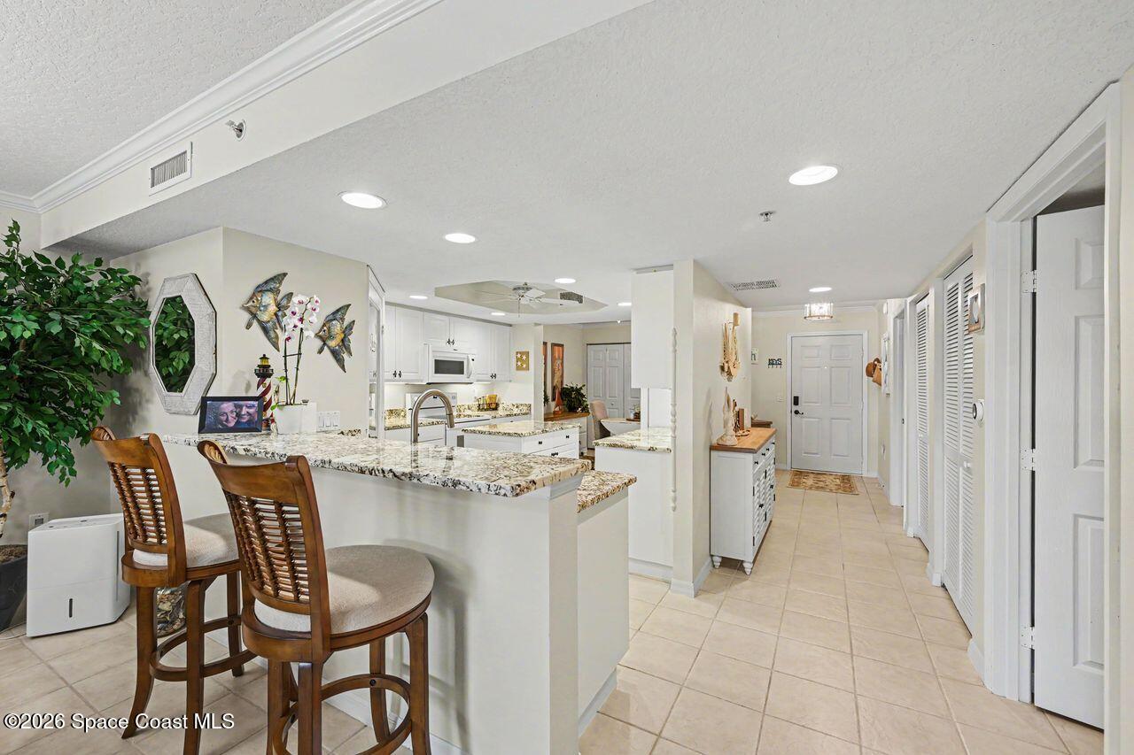 8941 Lake Drive 202