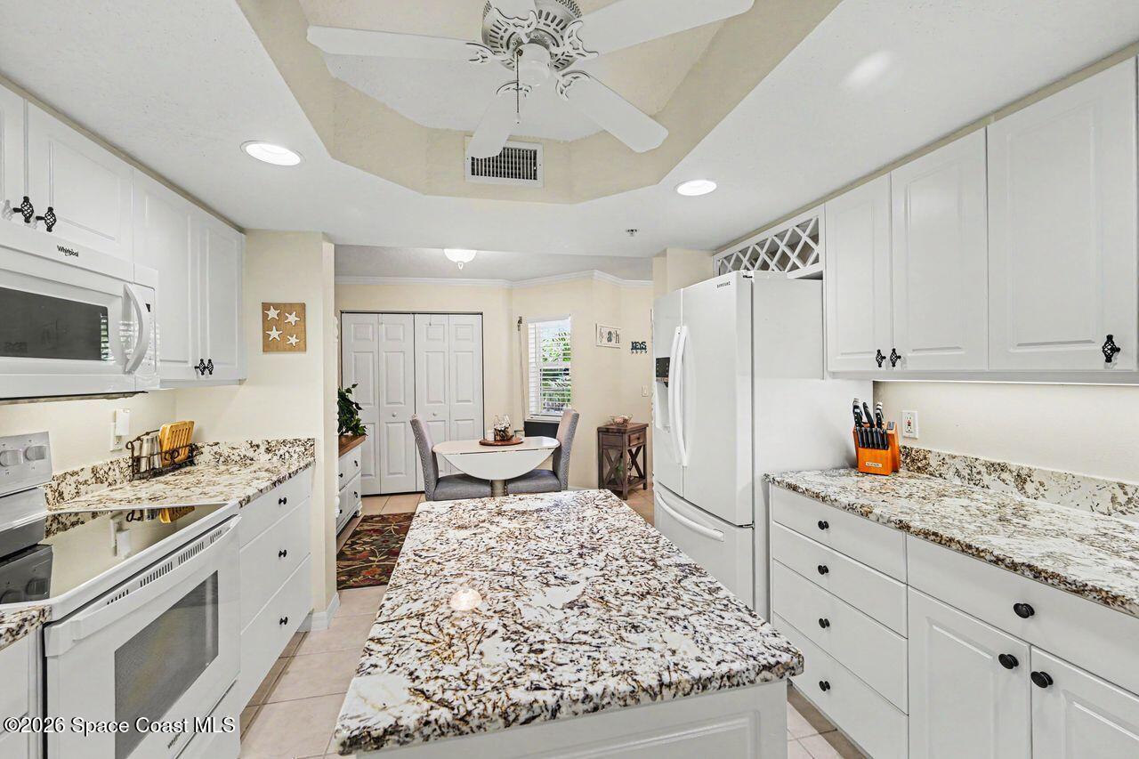 8941 Lake Drive 202