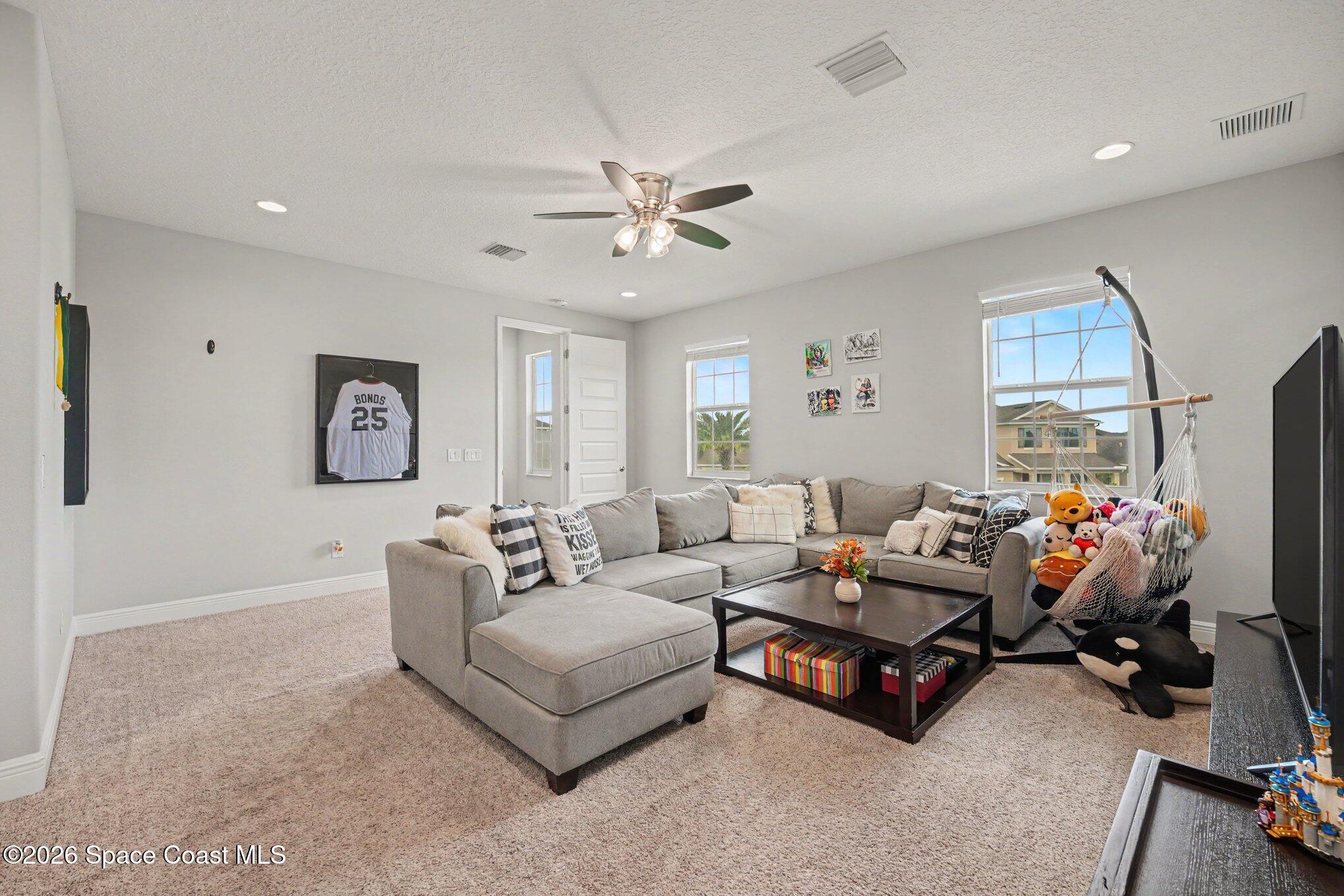 7439 Jazero Place