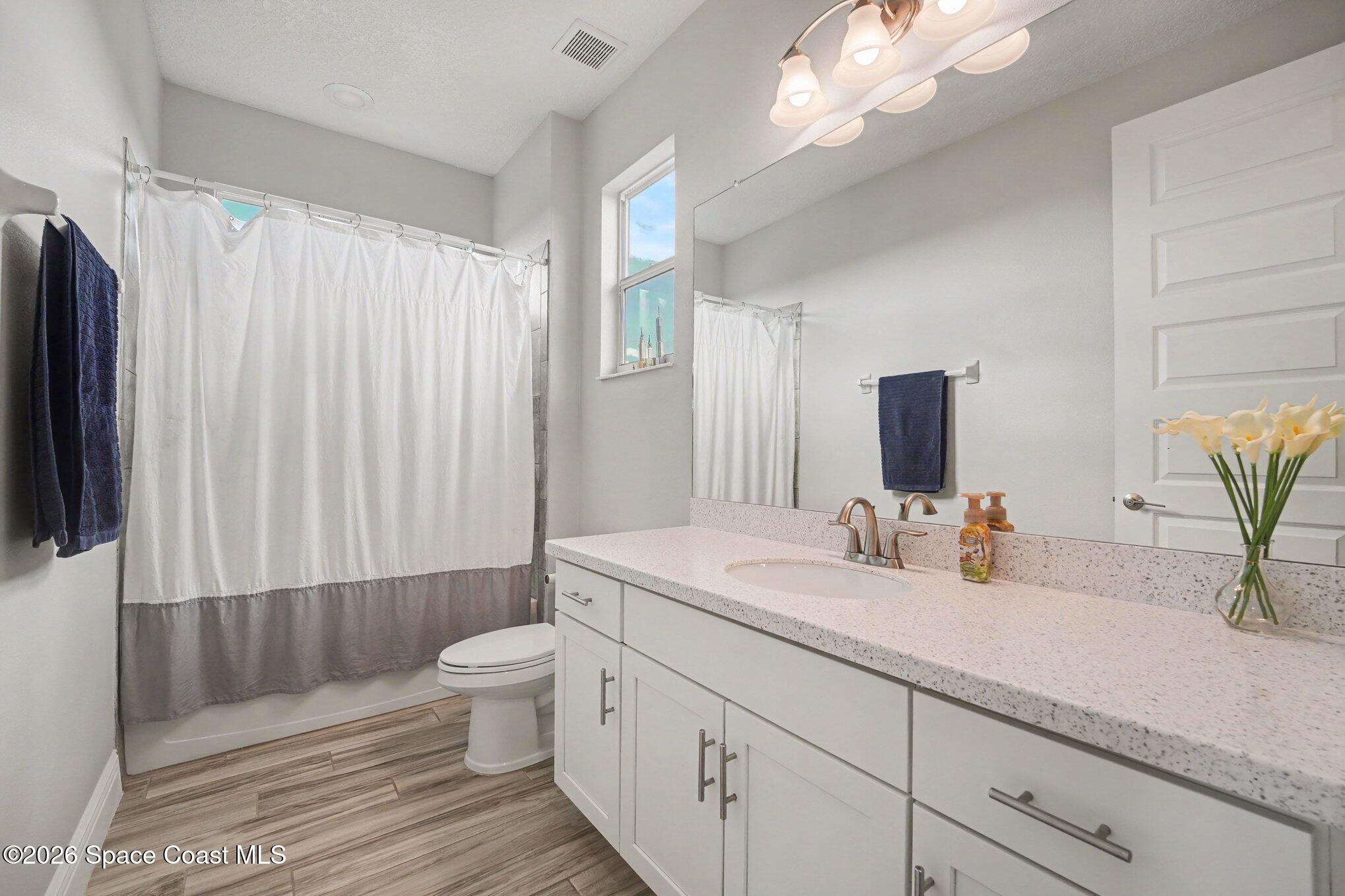 7439 Jazero Place