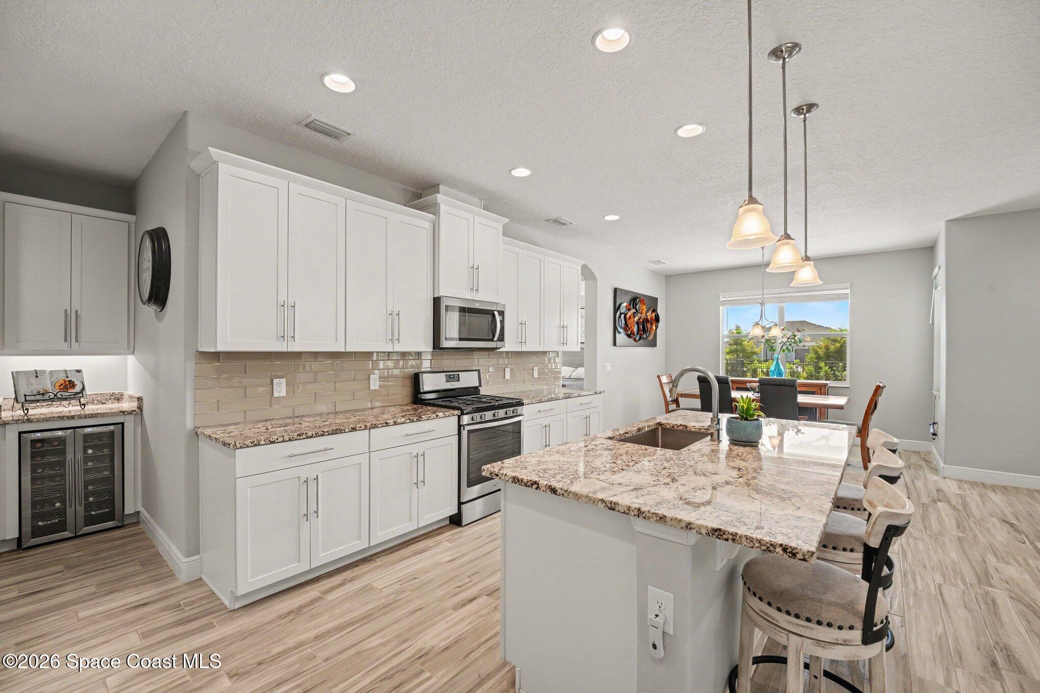 7439 Jazero Place