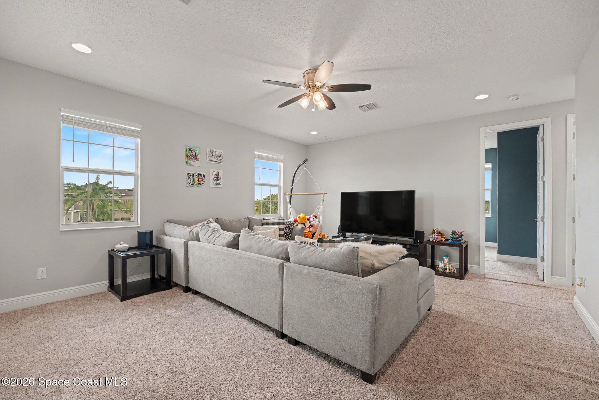7439 Jazero Place