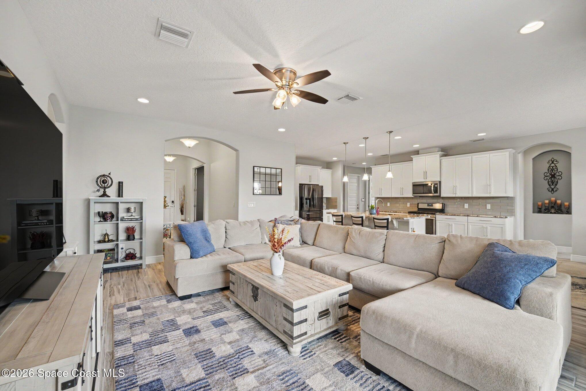 7439 Jazero Place