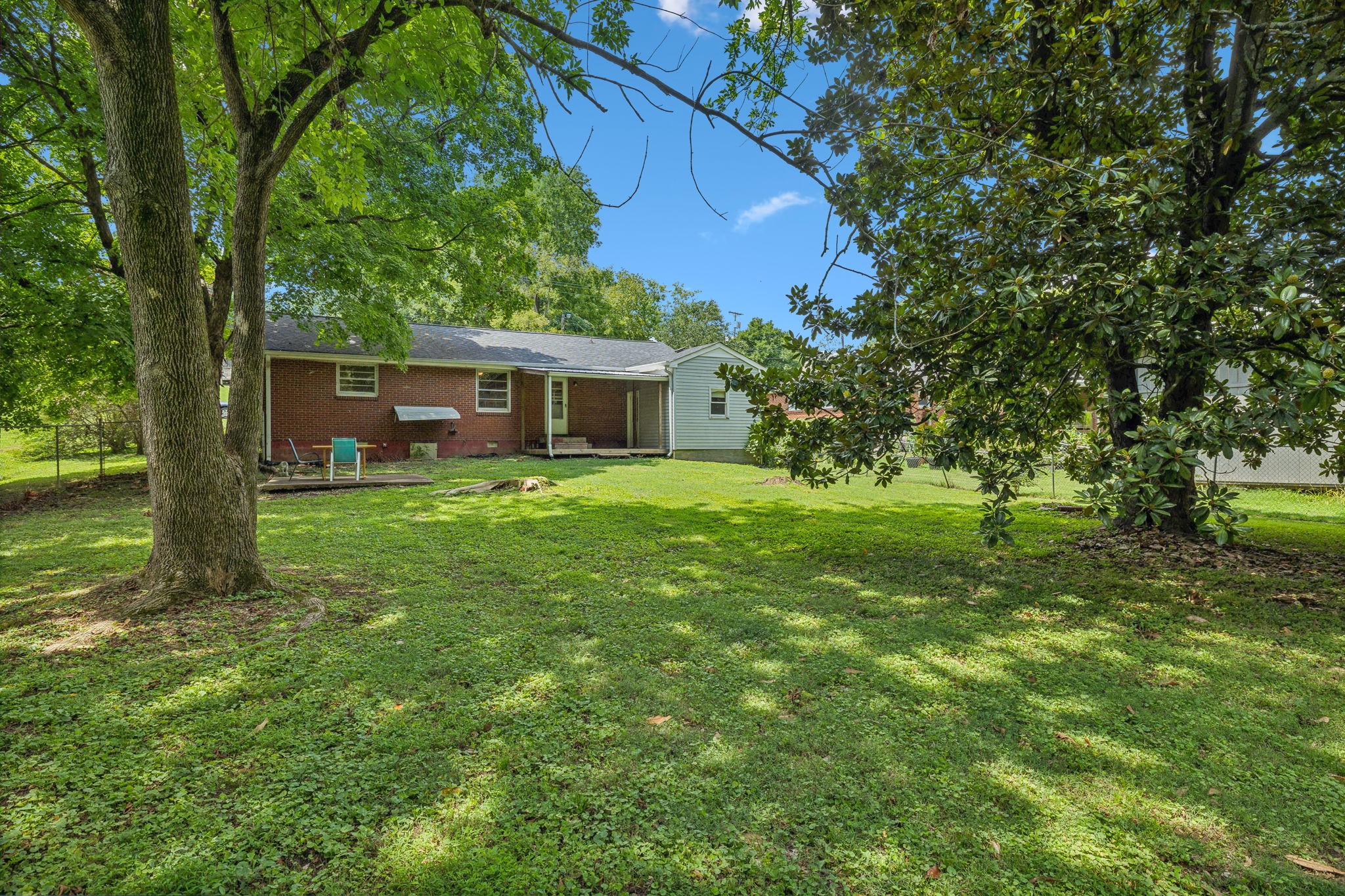 3912 W Valley Dr