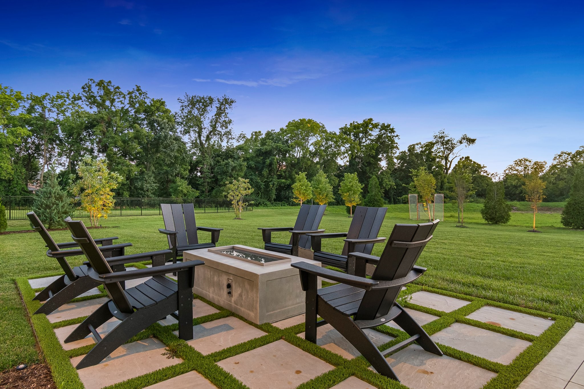 9267 Fordham Dr