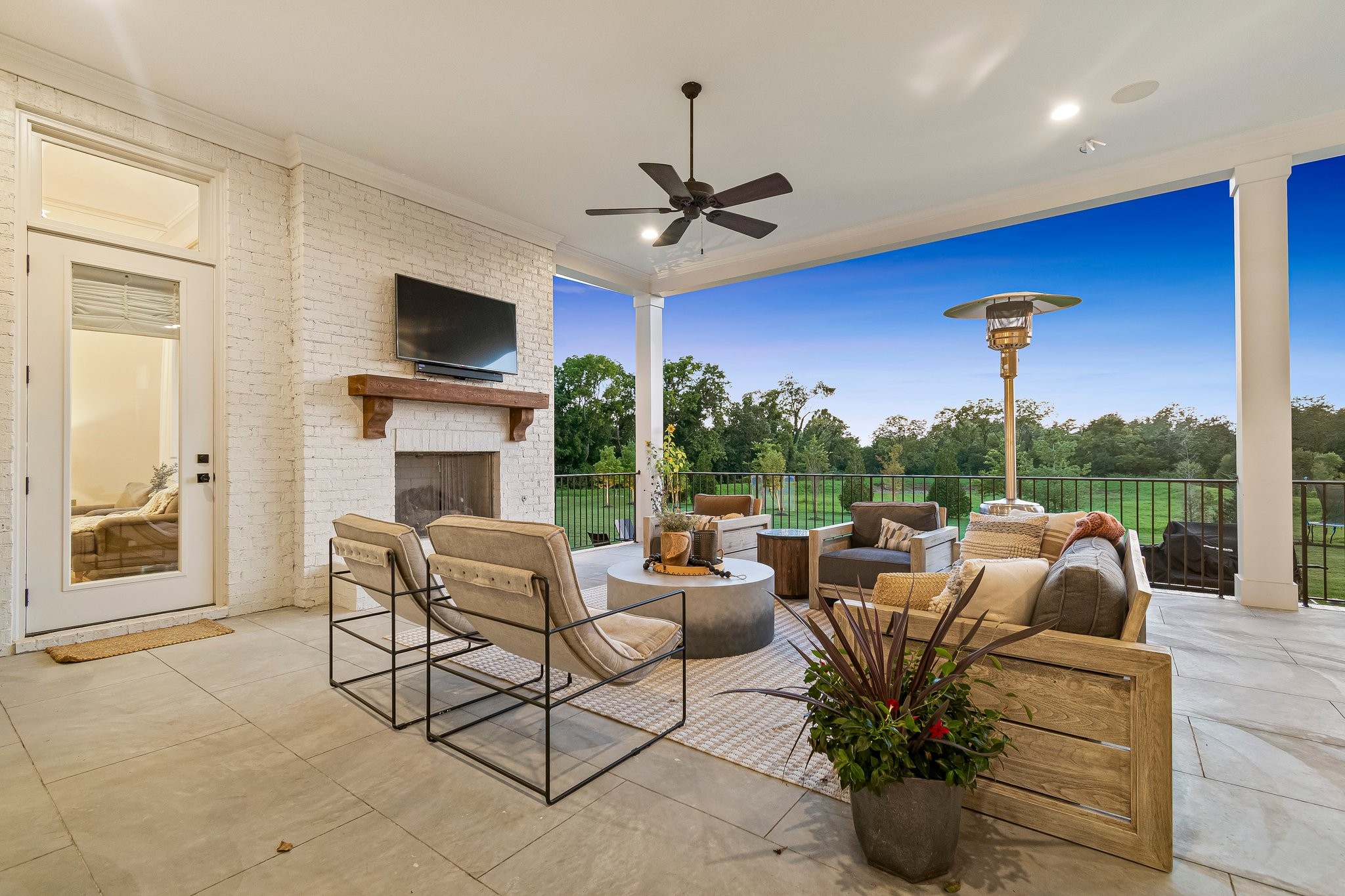 9267 Fordham Dr