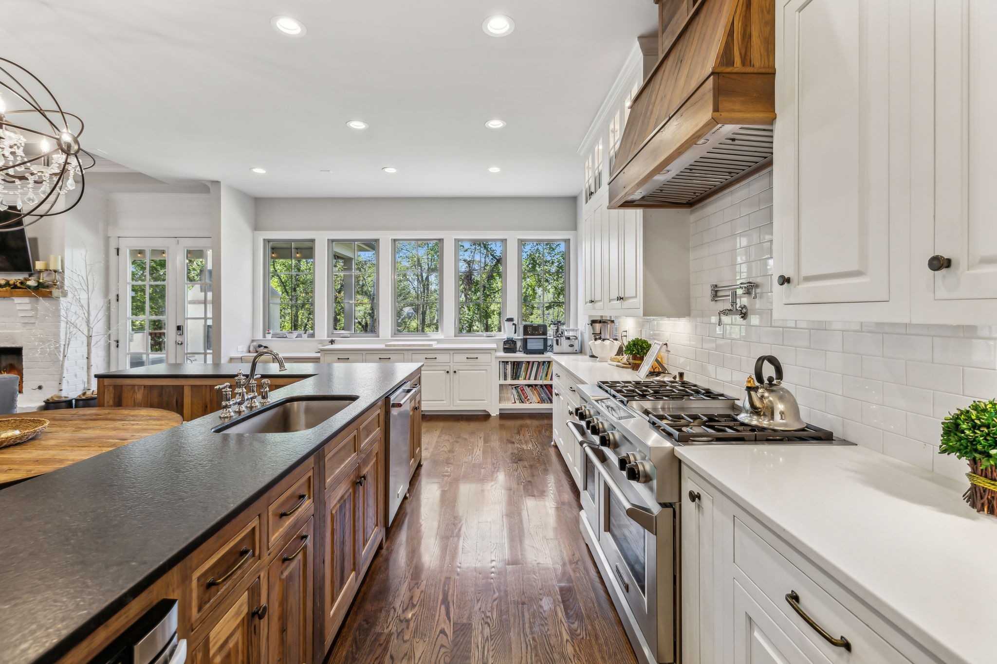 1517 Registry Row