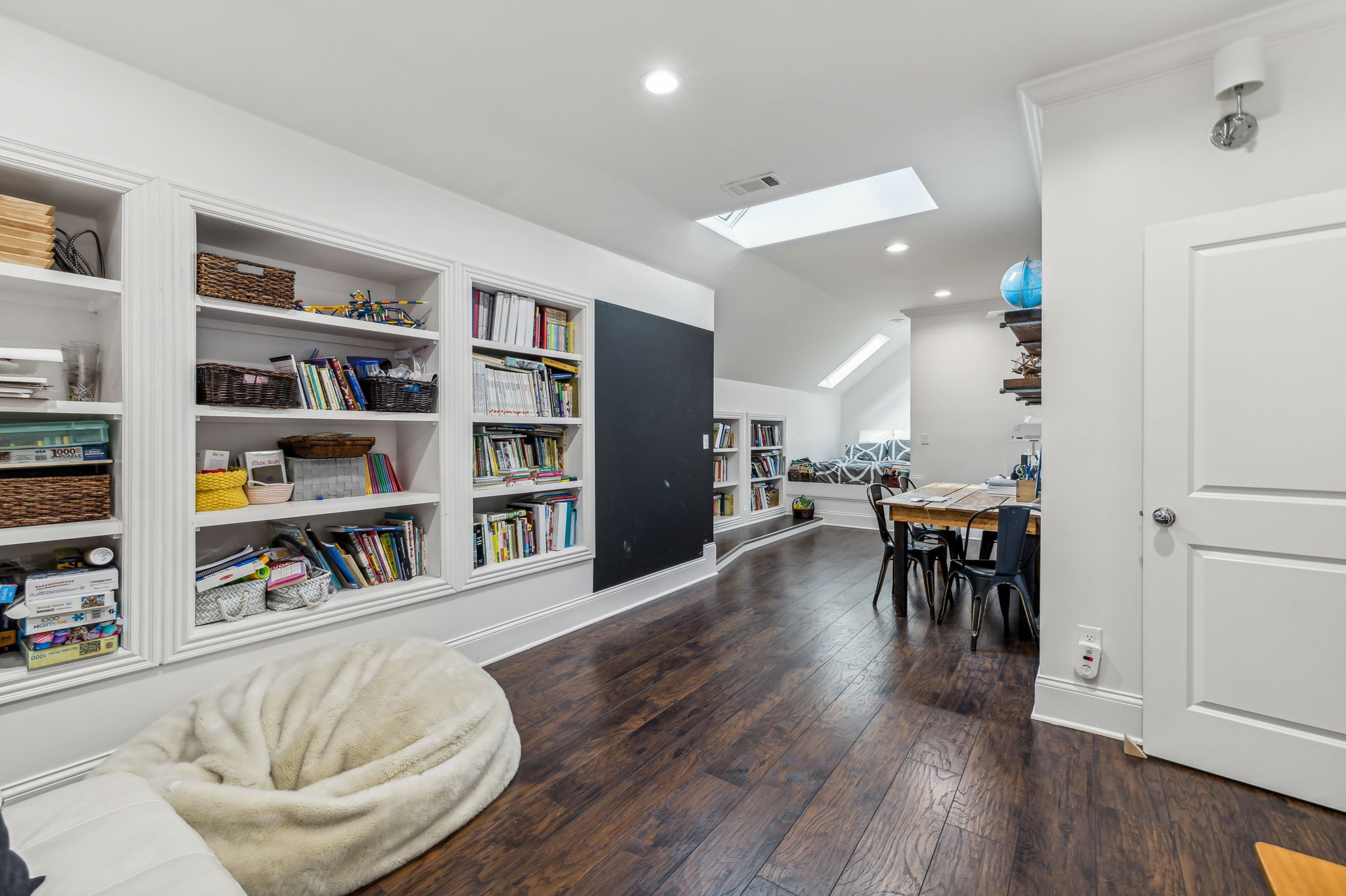 1517 Registry Row