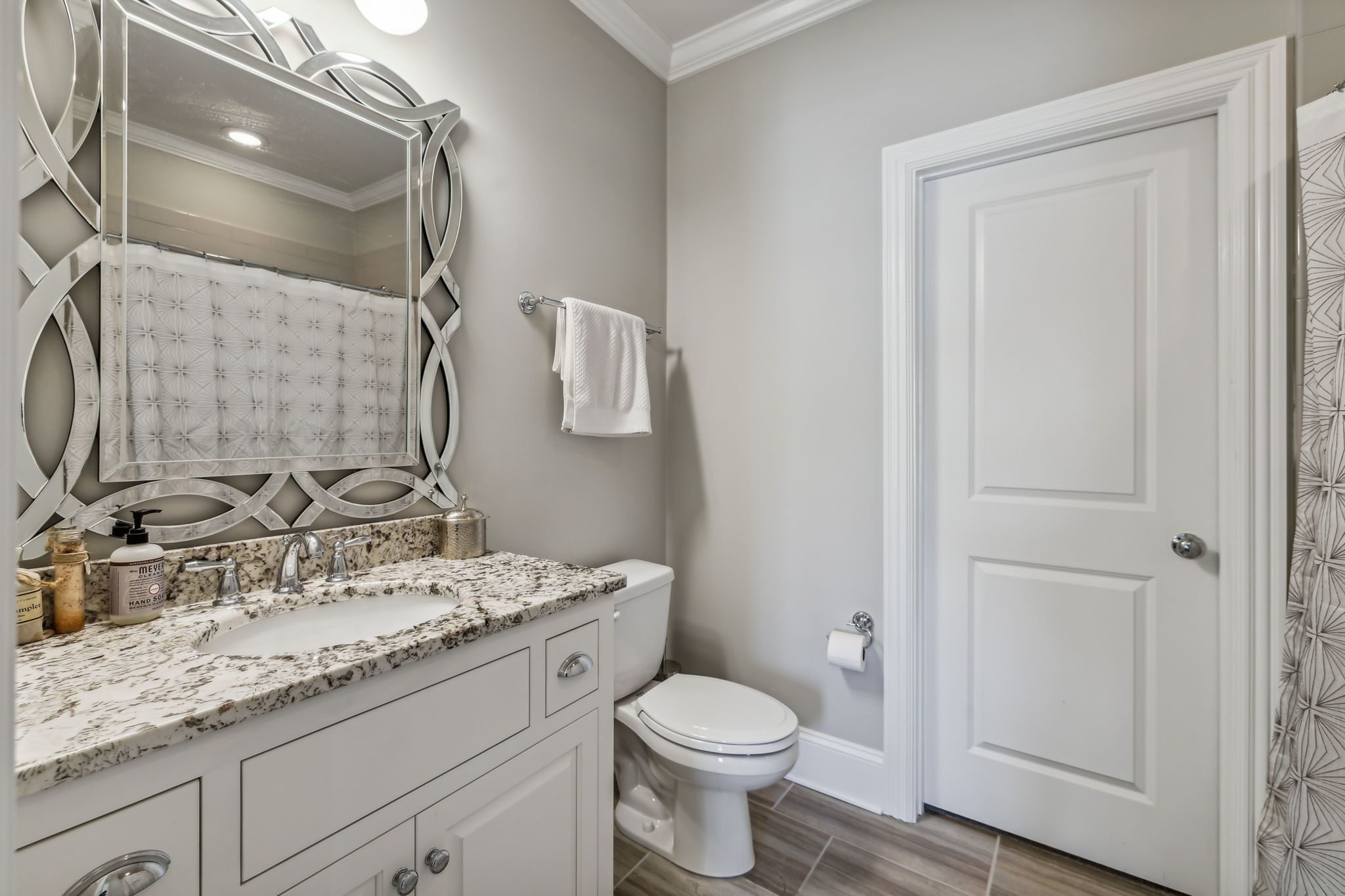 1517 Registry Row