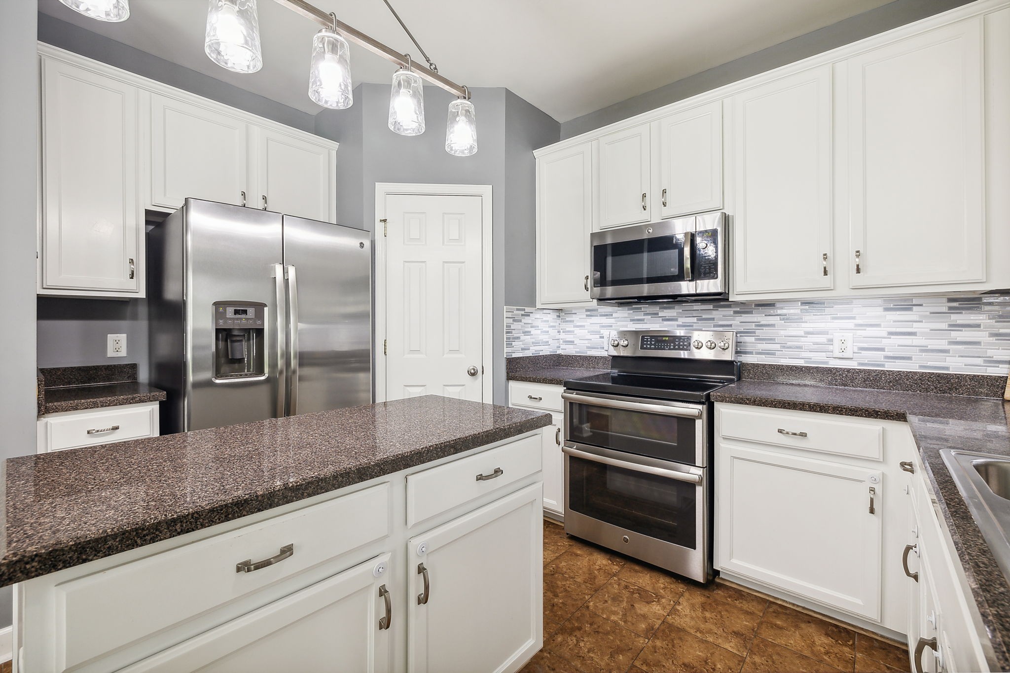 1833 Woodland Farms Ct