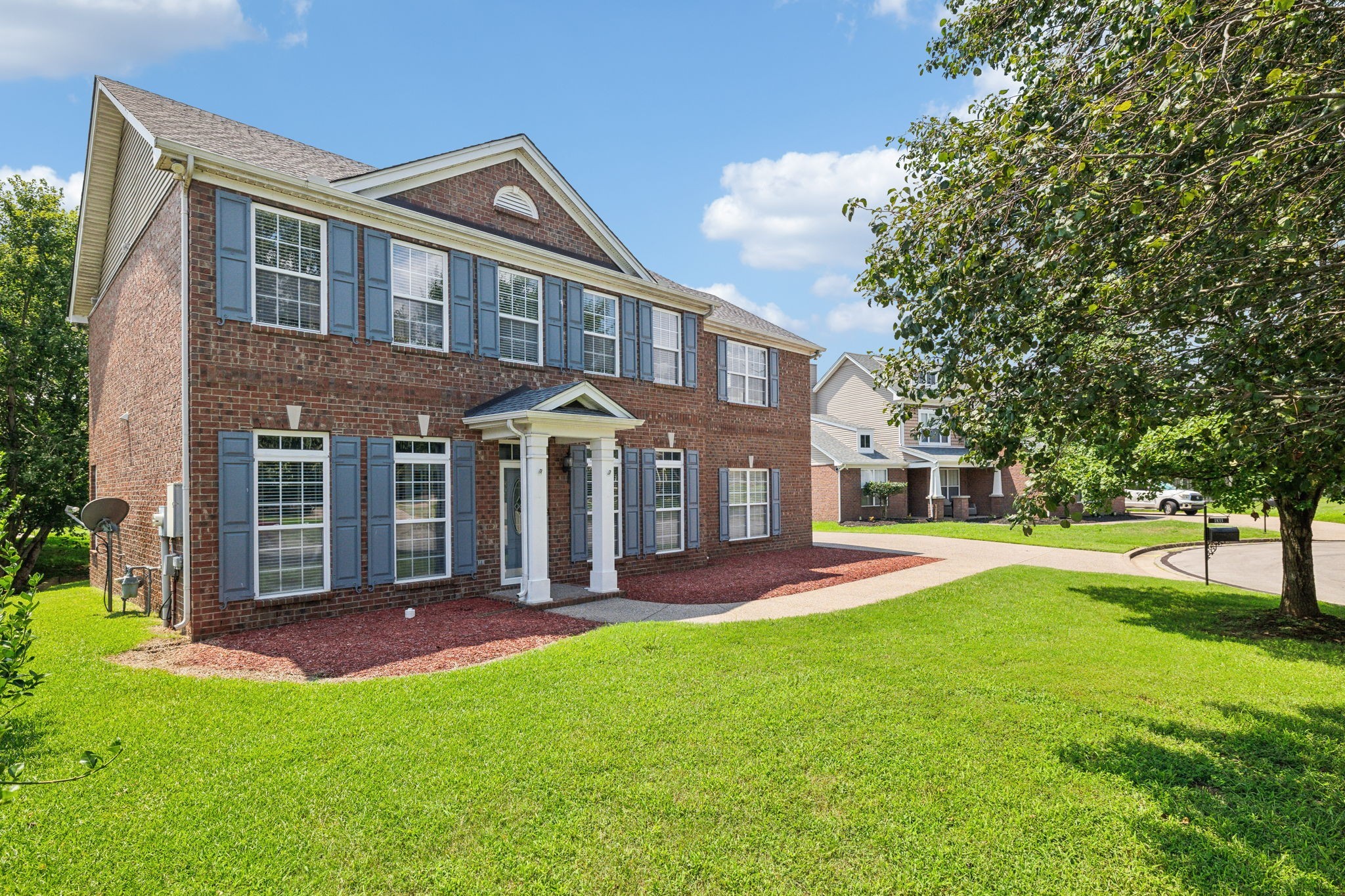 1833 Woodland Farms Ct