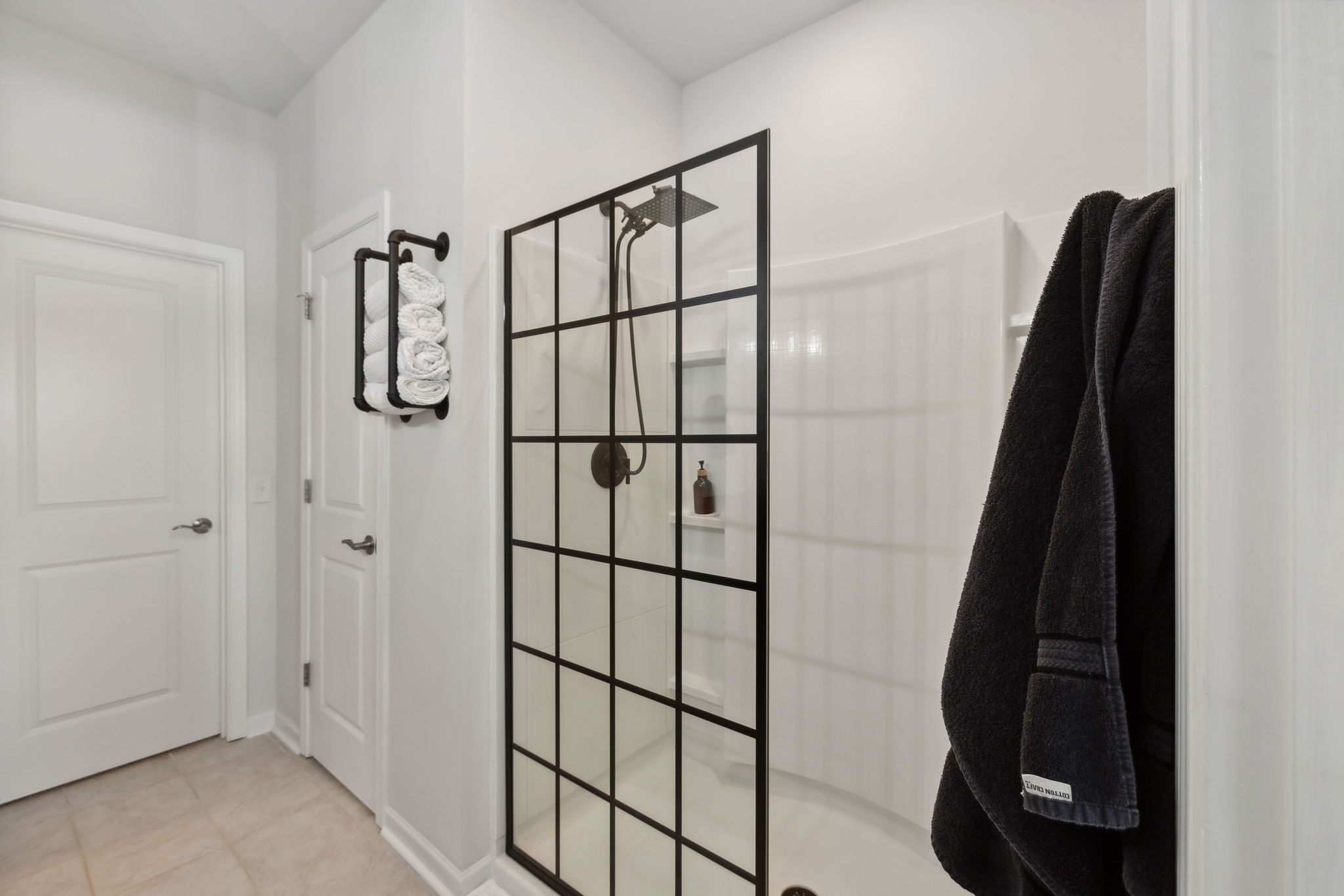 3421 Hattie Ln