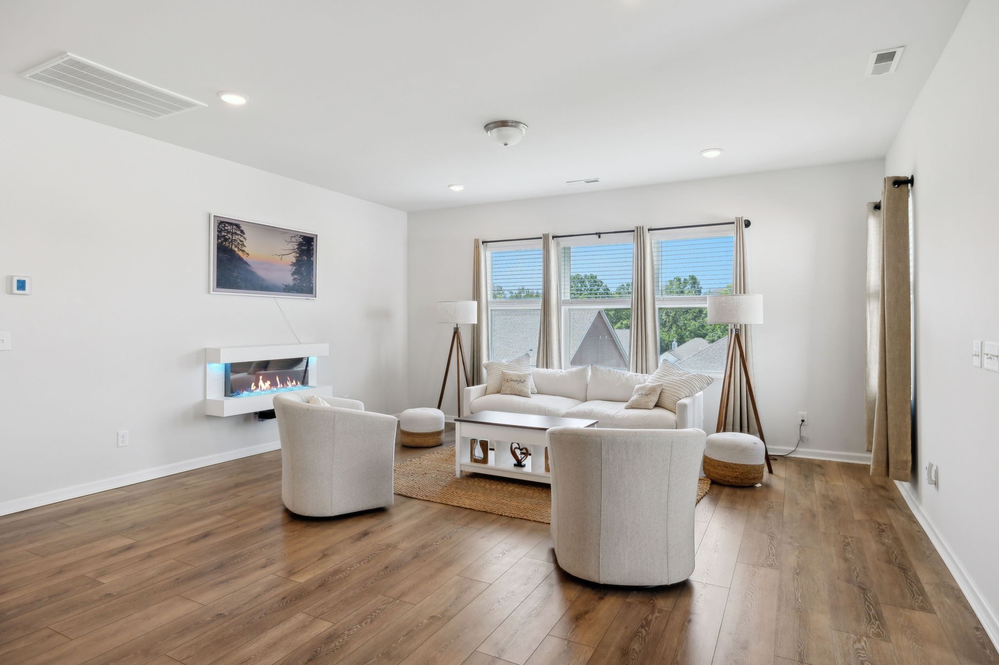 3421 Hattie Ln