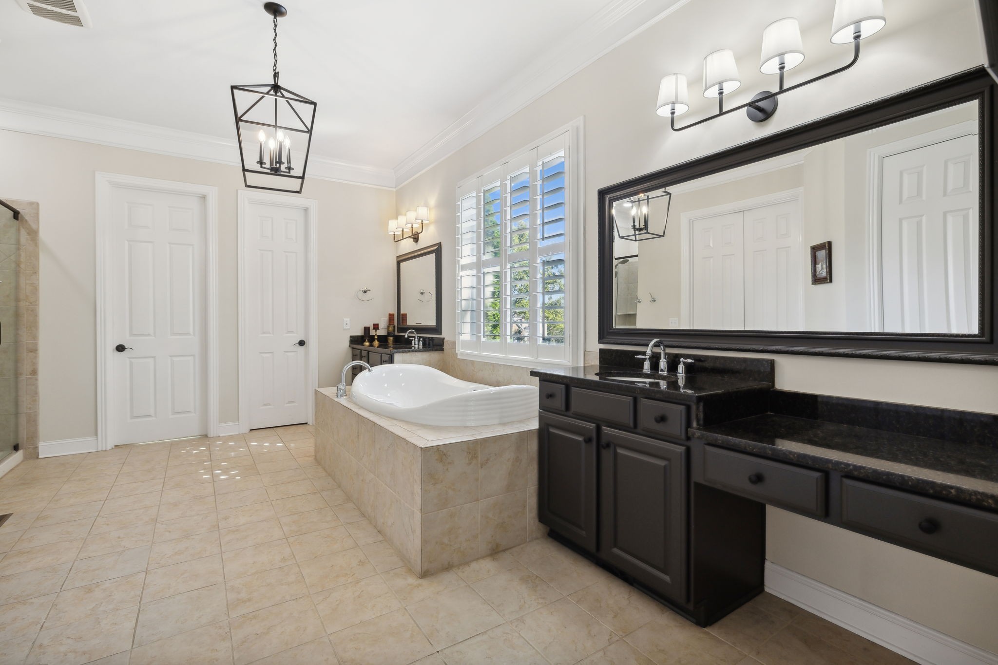 6884 Walnut Hills Dr