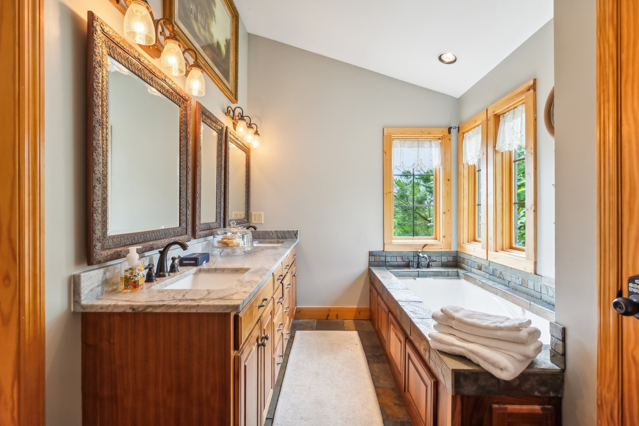 4032 Coles Ferry Pike
