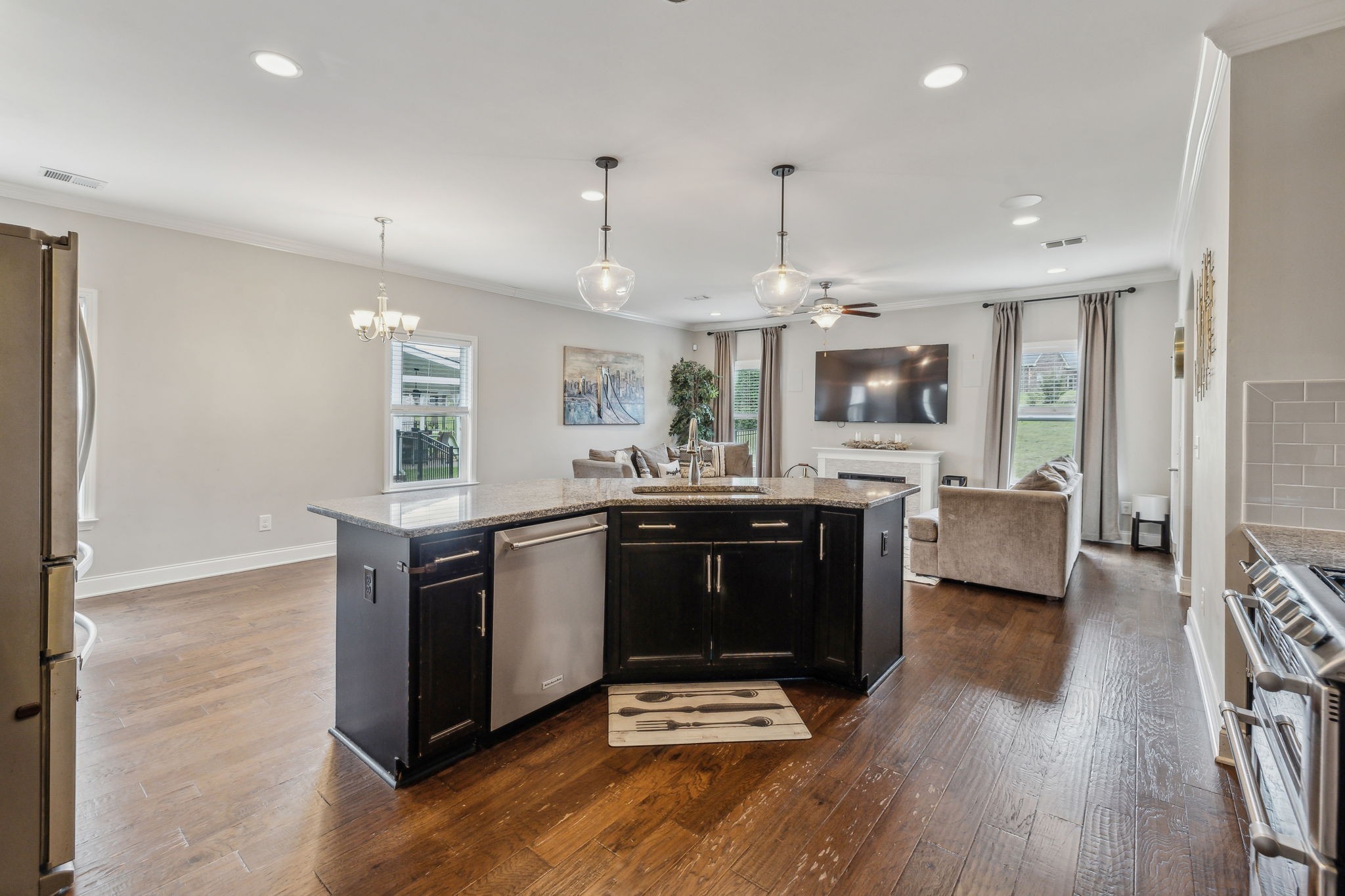 814 Cherry Grove Dr