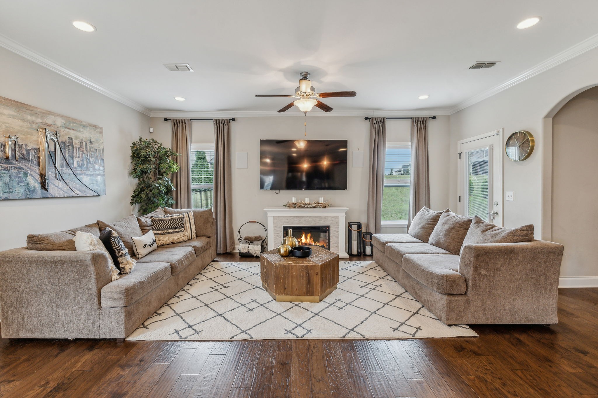 814 Cherry Grove Dr