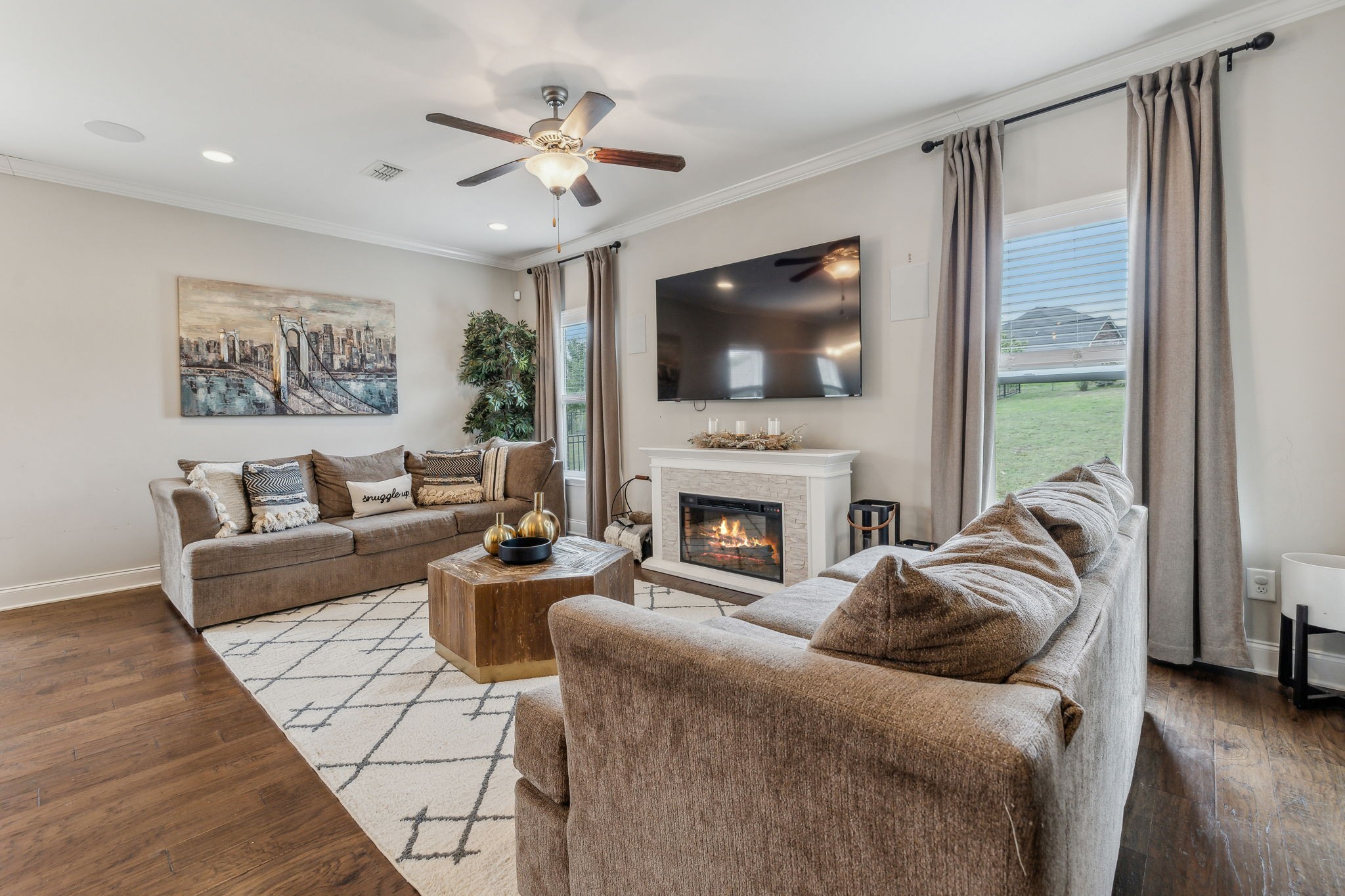 814 Cherry Grove Dr