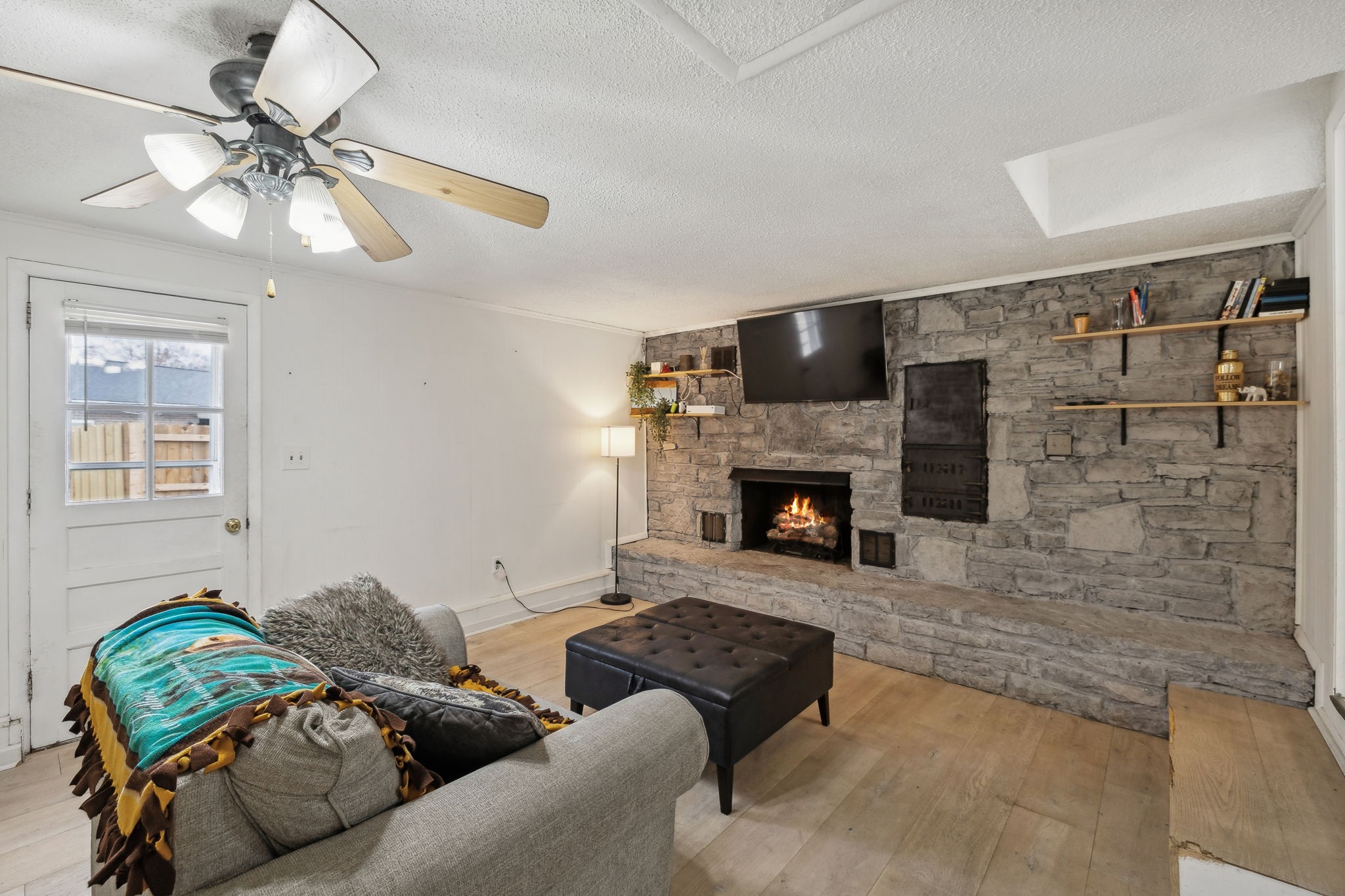 101 Hankins Dr