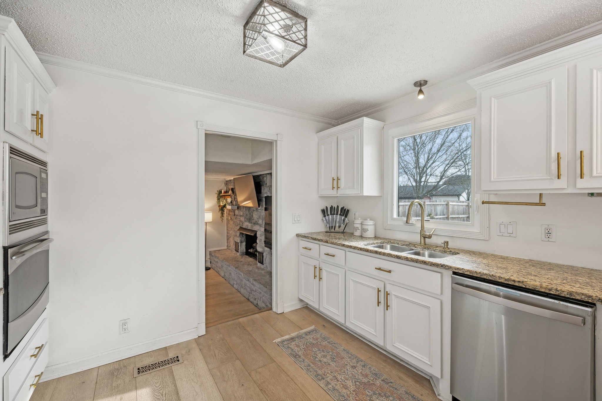 101 Hankins Dr