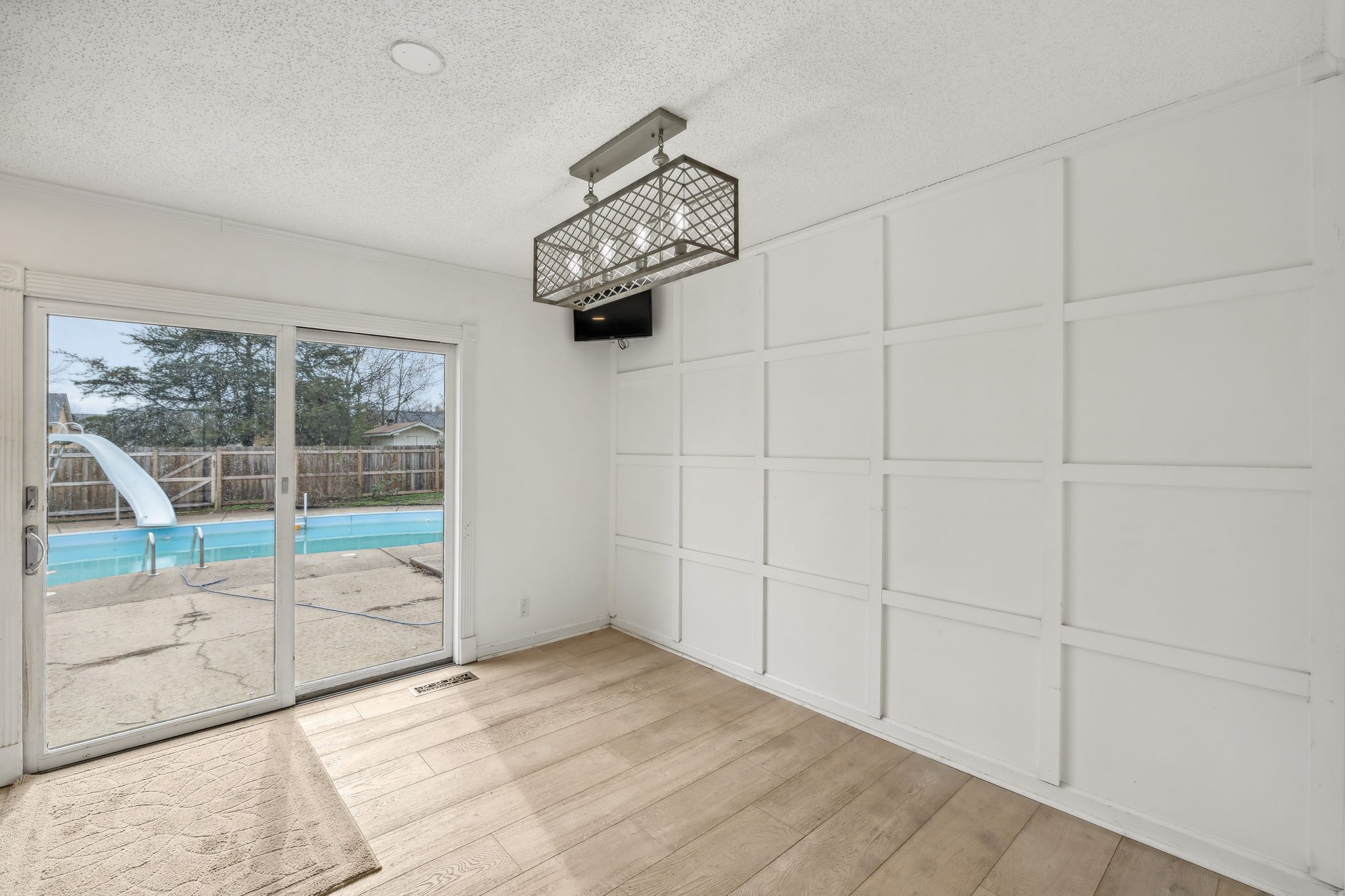 101 Hankins Dr