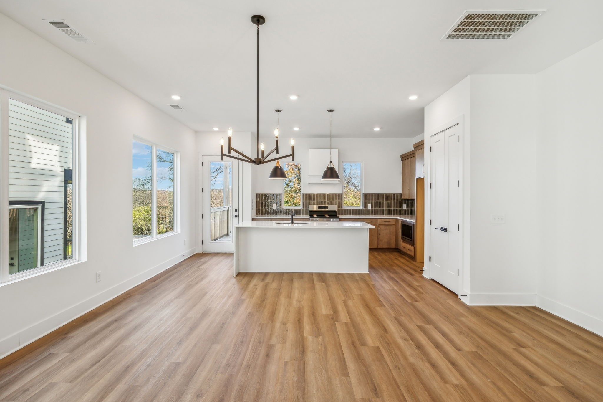3818 Tigerbelle Dr