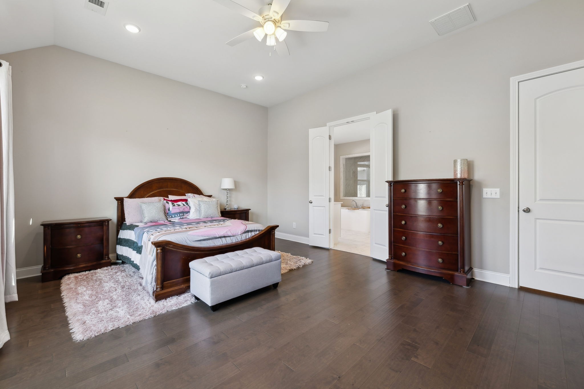 907 McCalmont Way