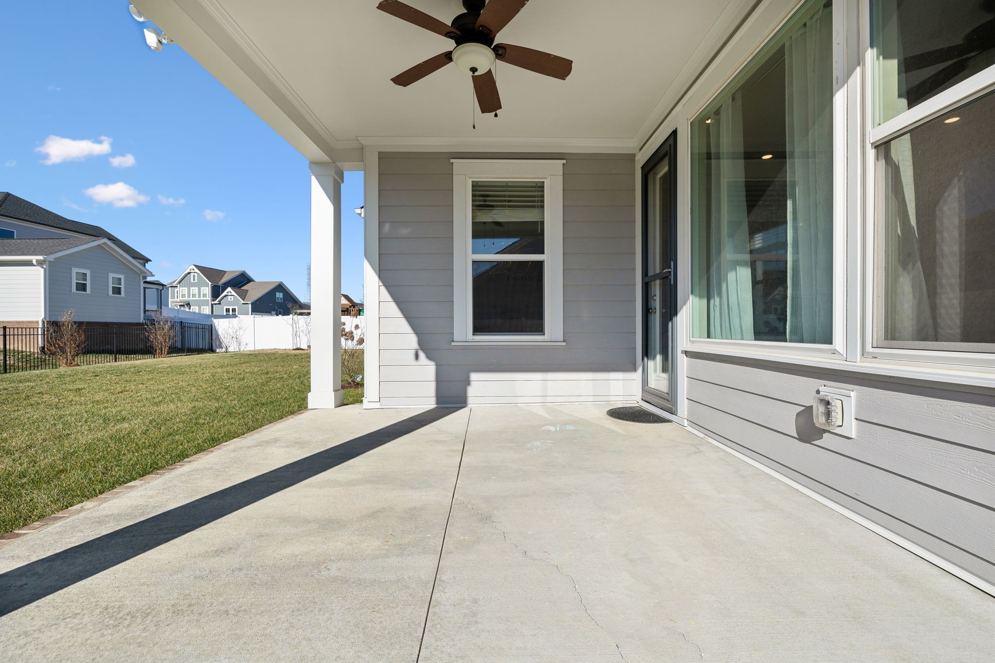 907 McCalmont Way