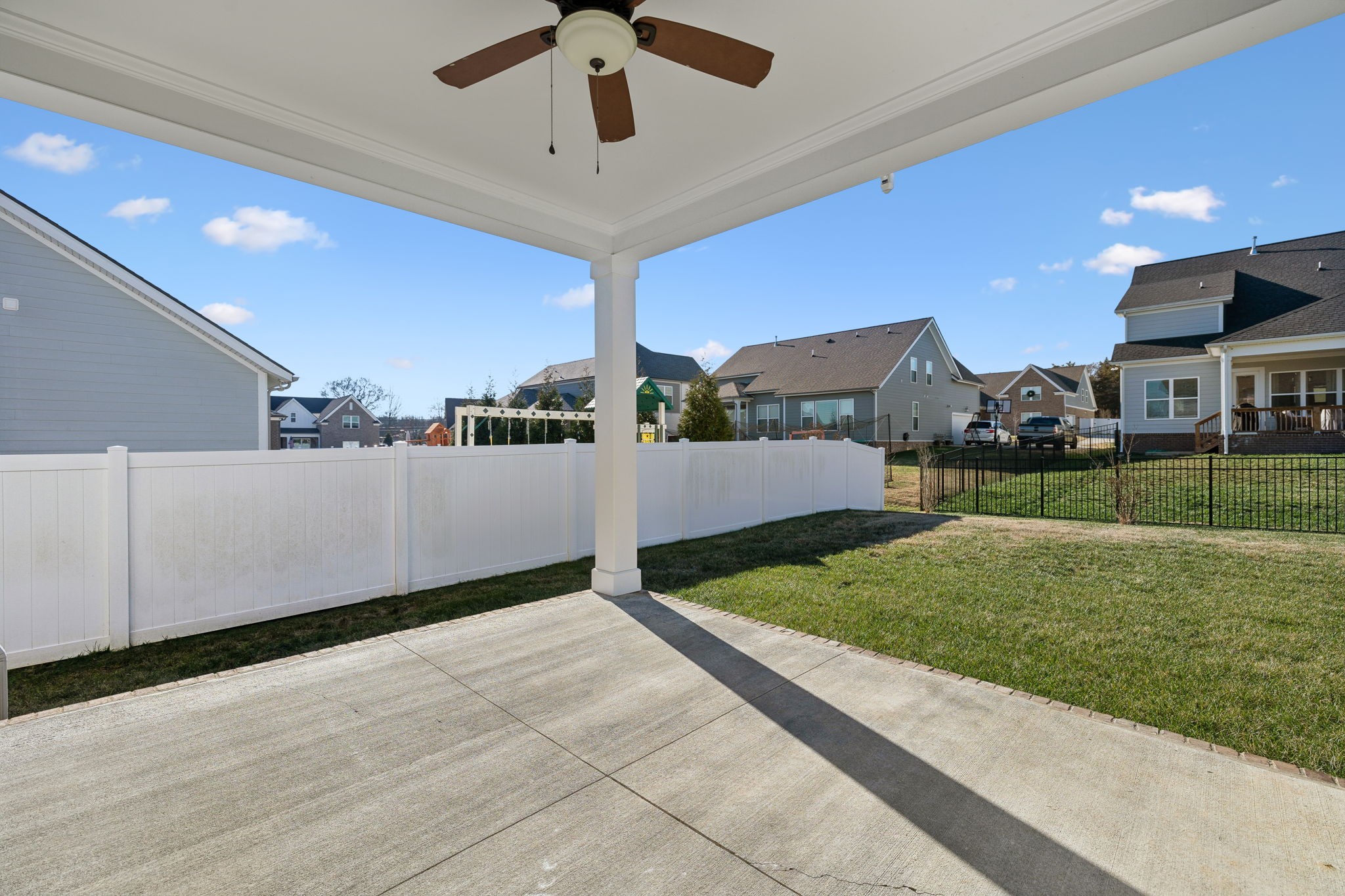 907 McCalmont Way