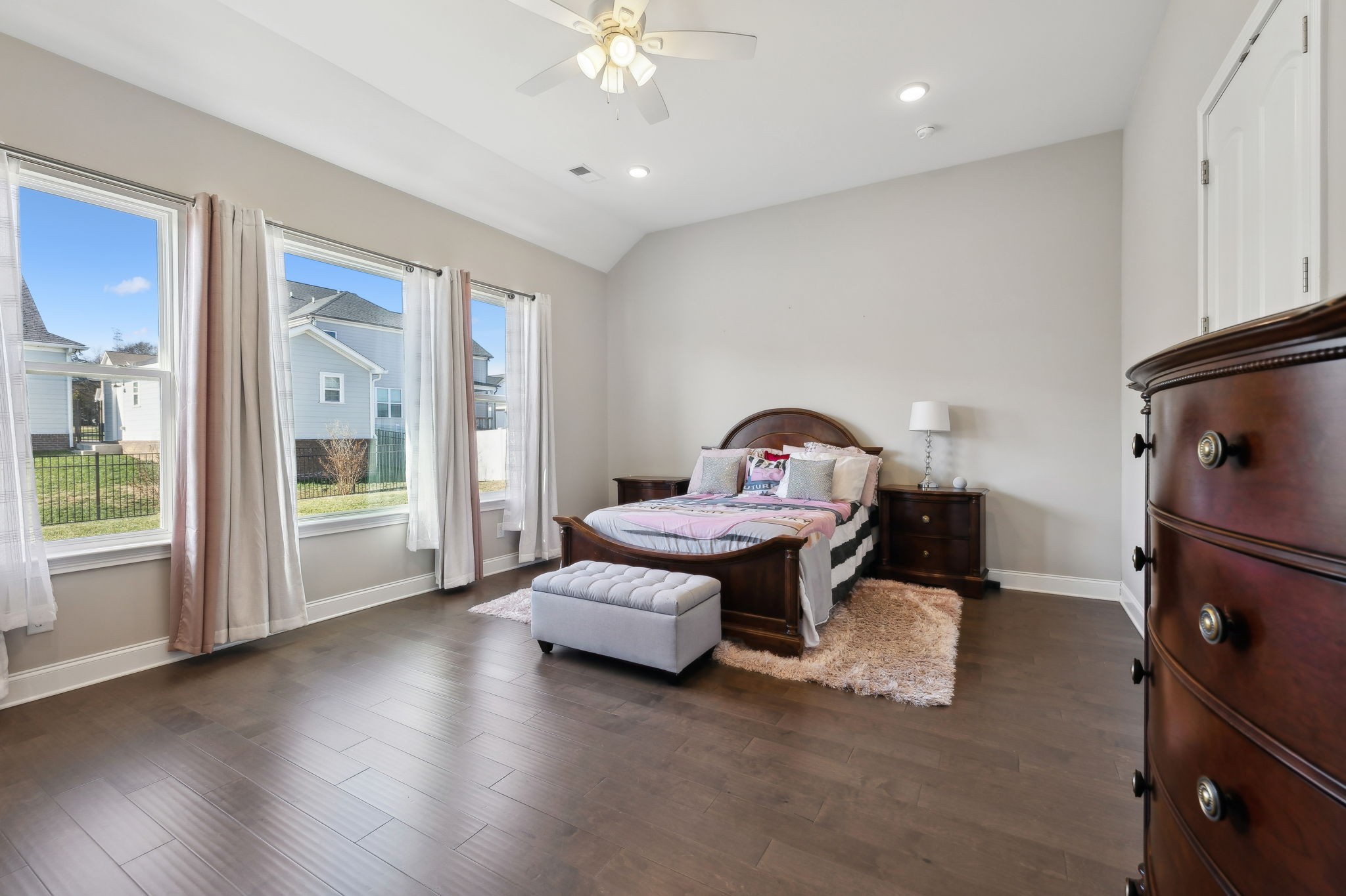907 McCalmont Way