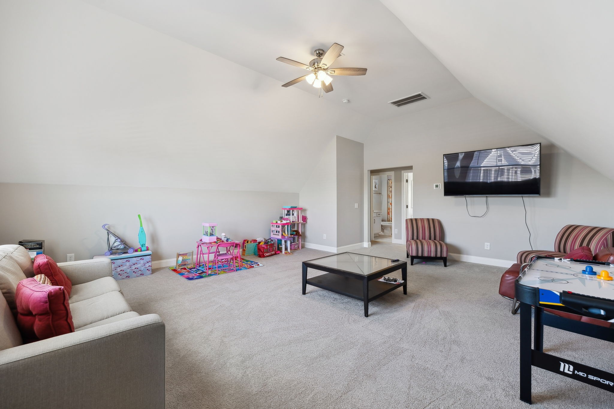 907 McCalmont Way