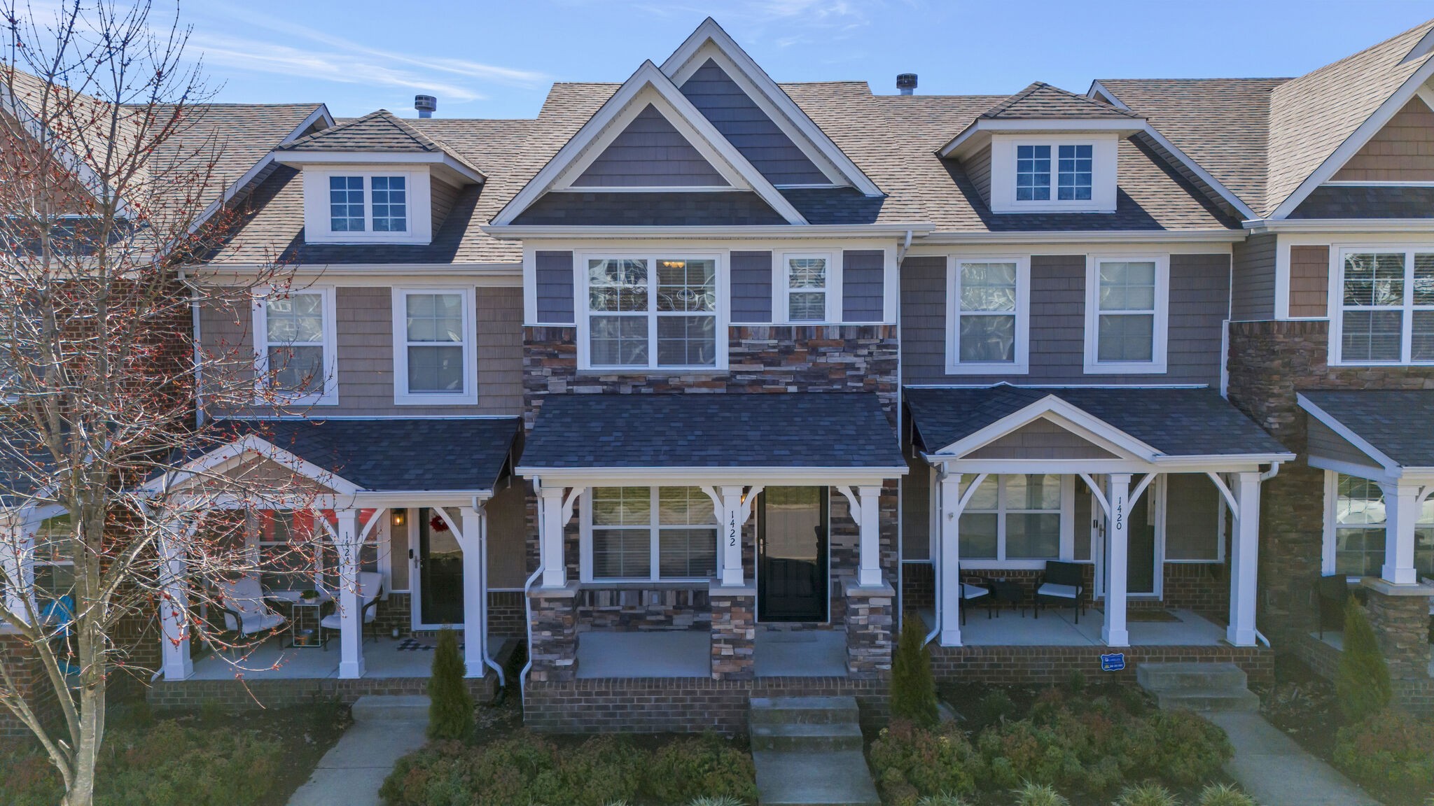 1422 Riverbrook Dr