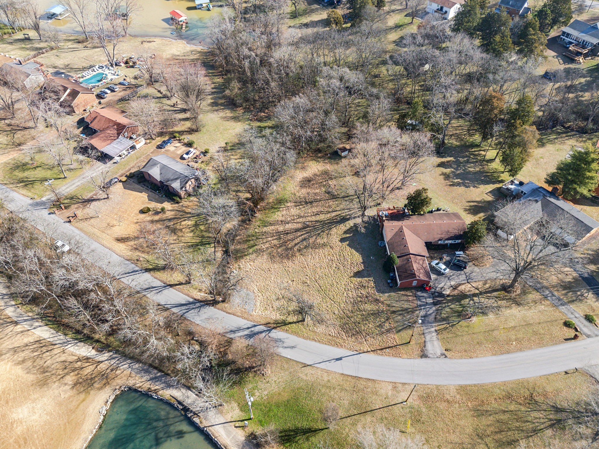 1024 Lake Ct