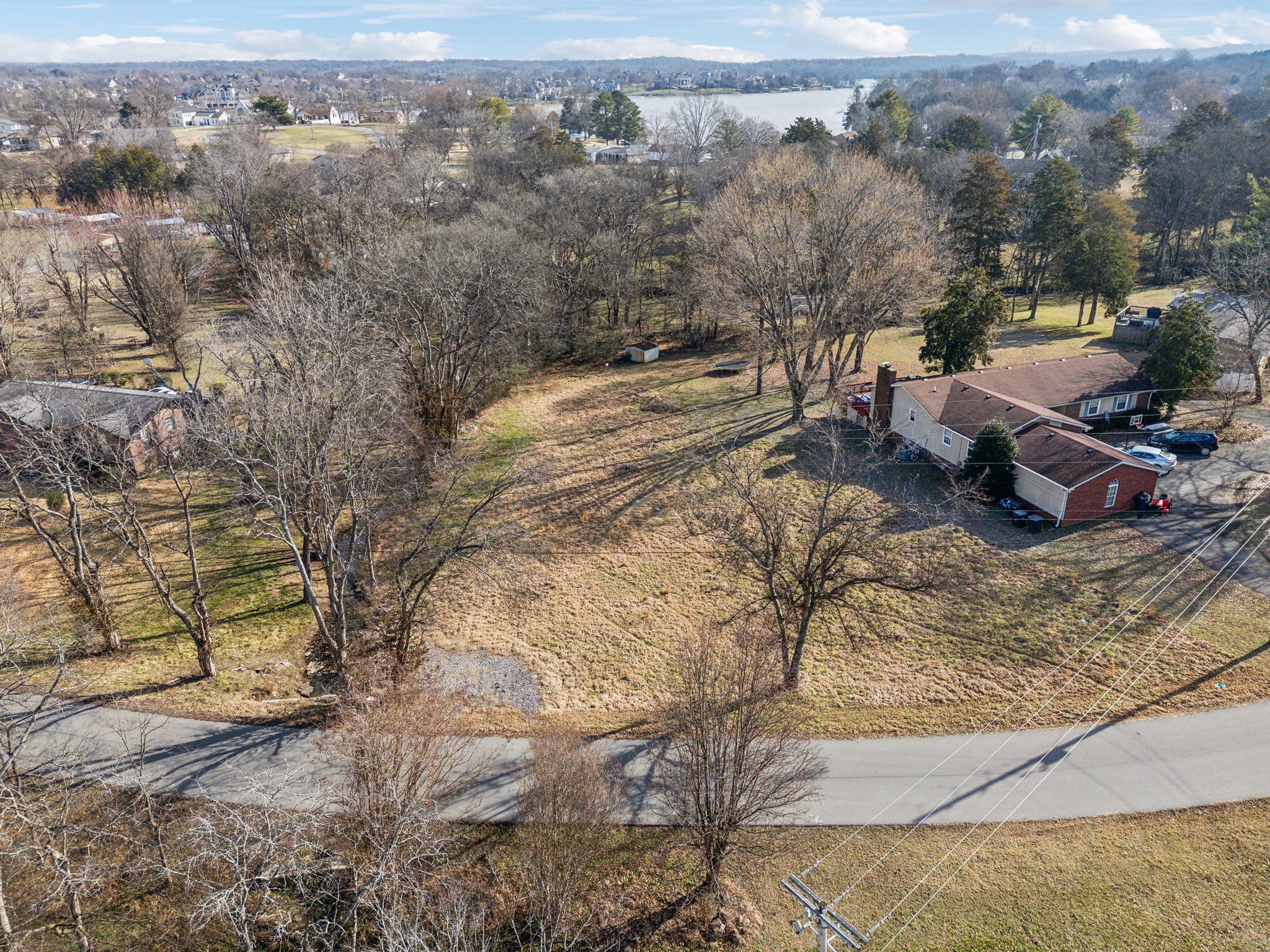 1024 Lake Ct