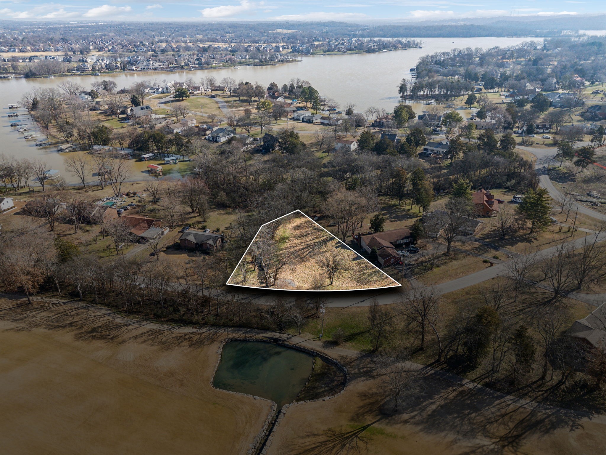 1024 Lake Ct