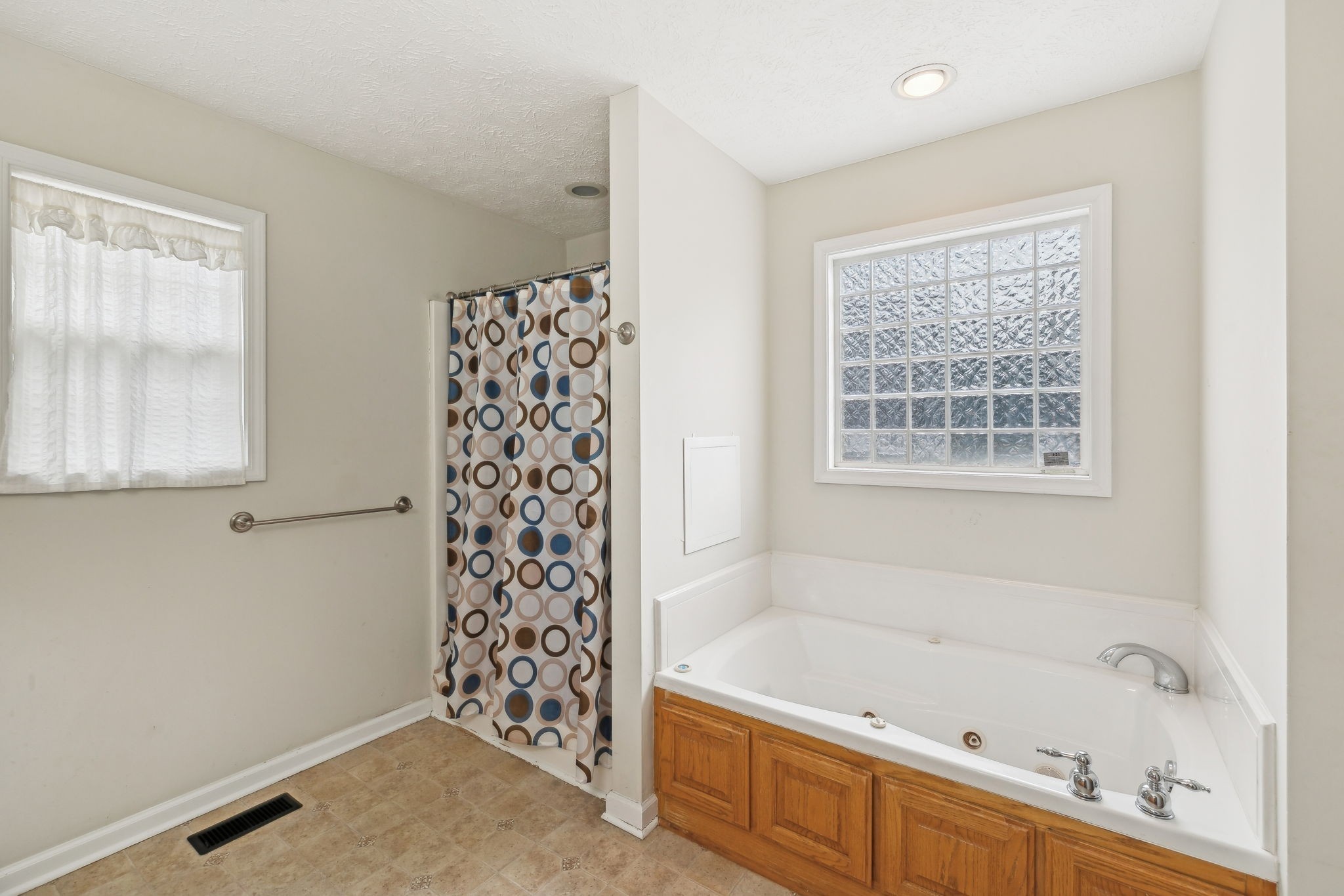 277 Oak Hollow Rd