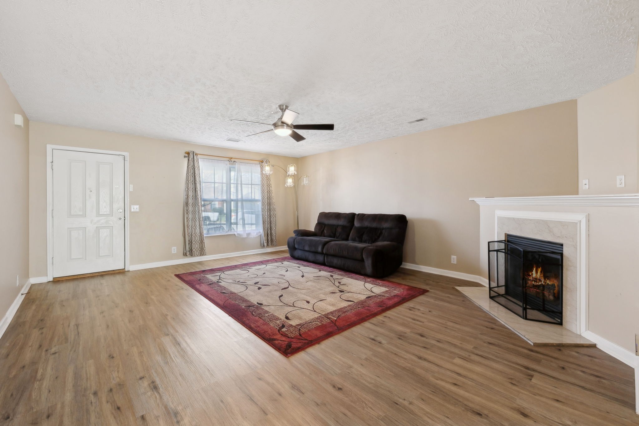 221 Maxwell Pl