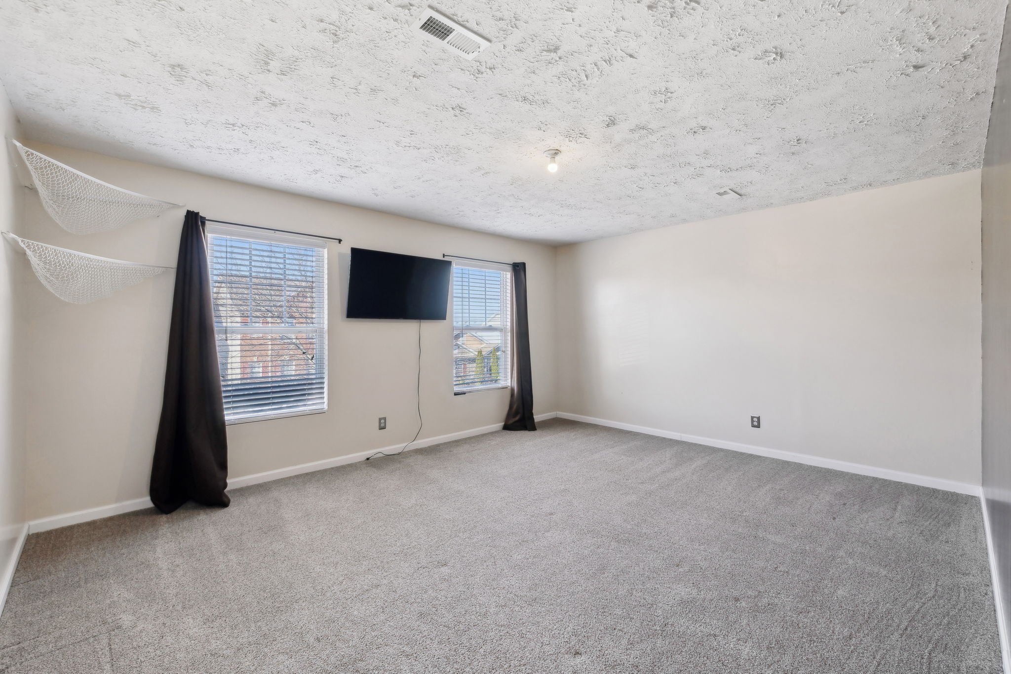 221 Maxwell Pl