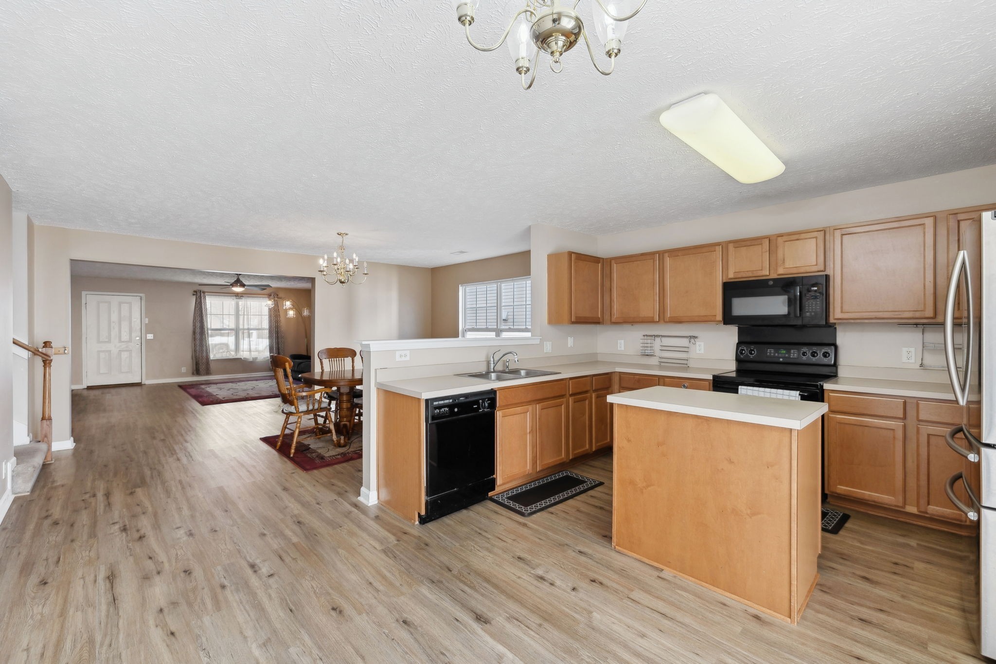 221 Maxwell Pl