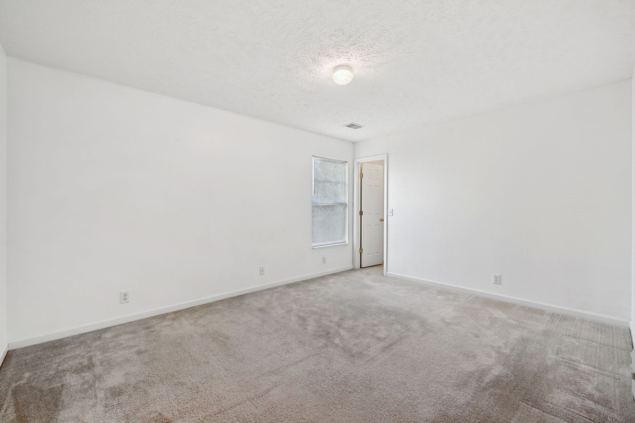 221 Maxwell Pl