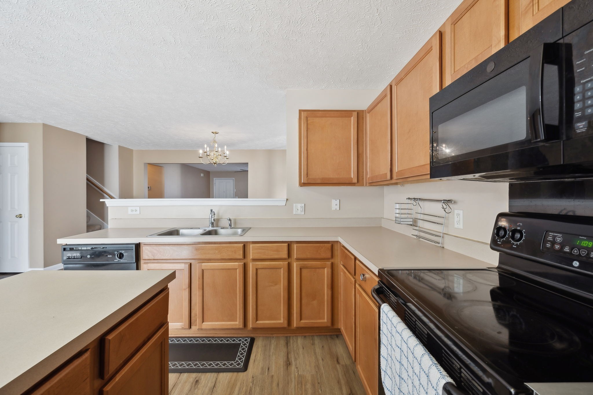221 Maxwell Pl