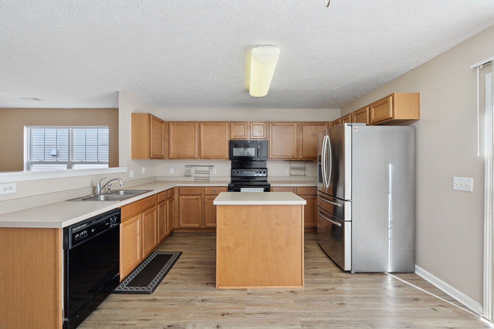 221 Maxwell Pl