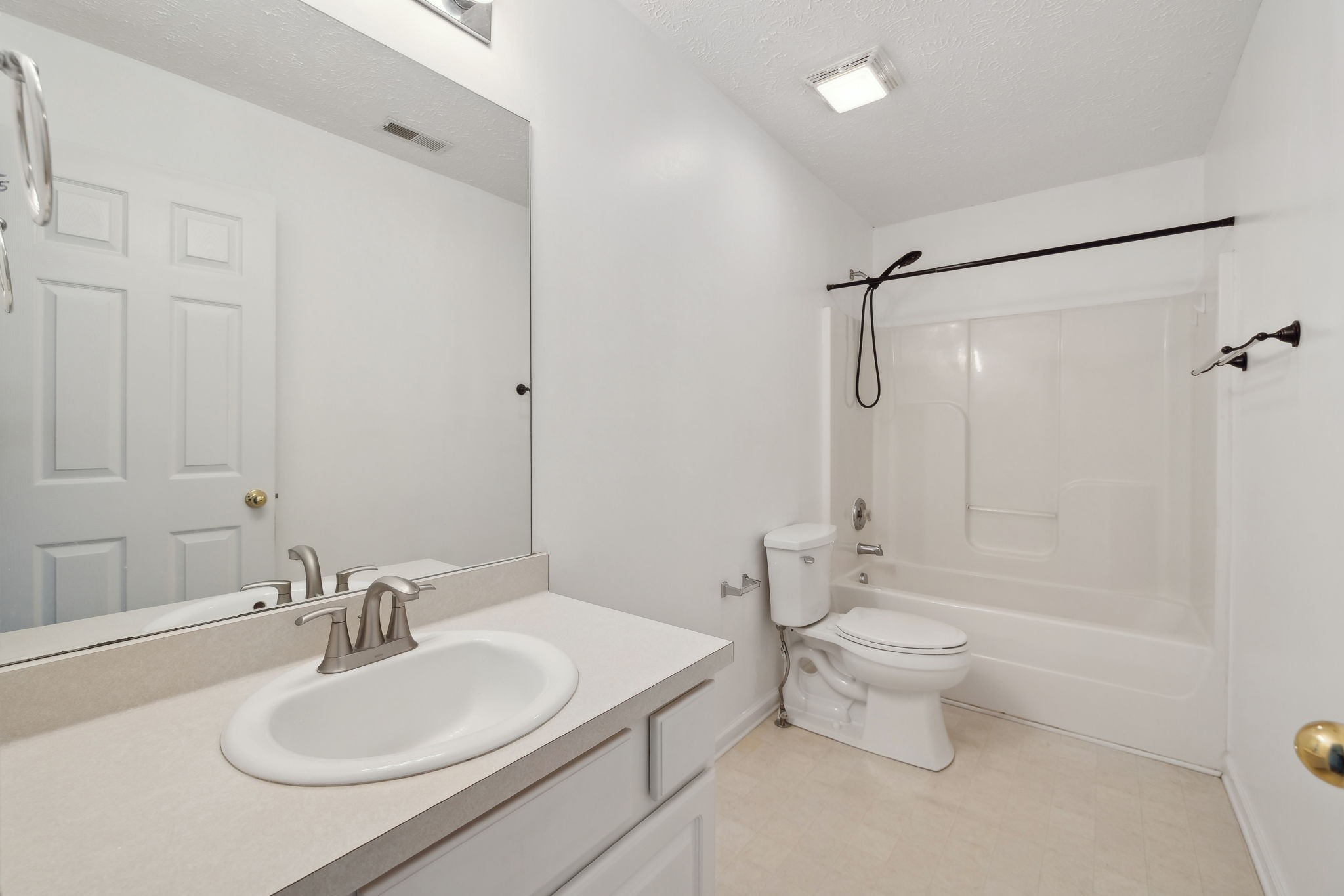 221 Maxwell Pl
