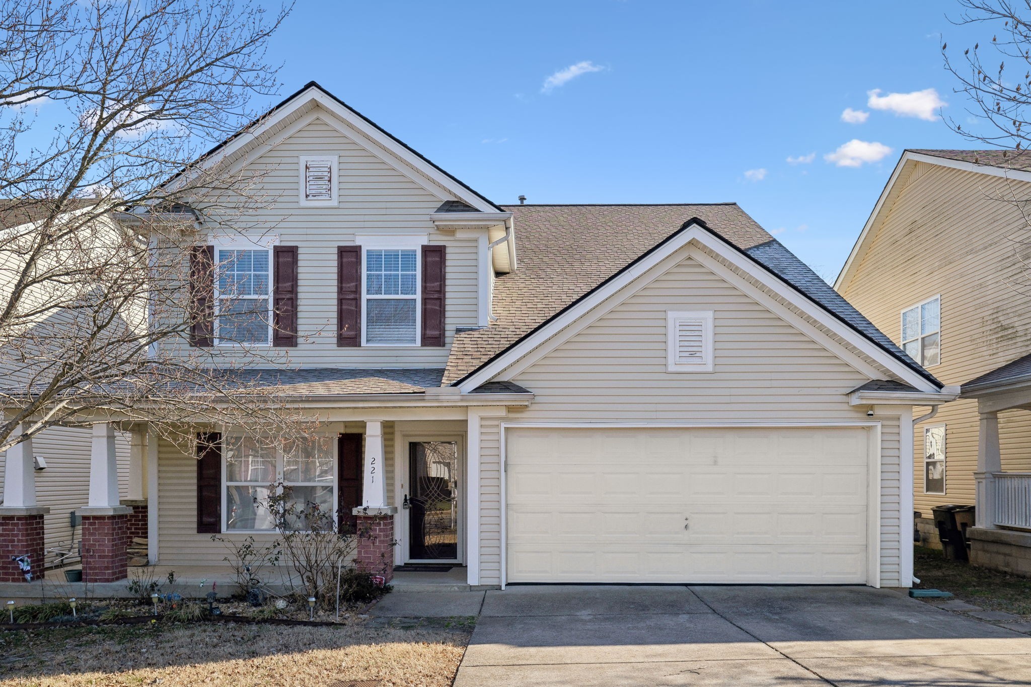 221 Maxwell Pl