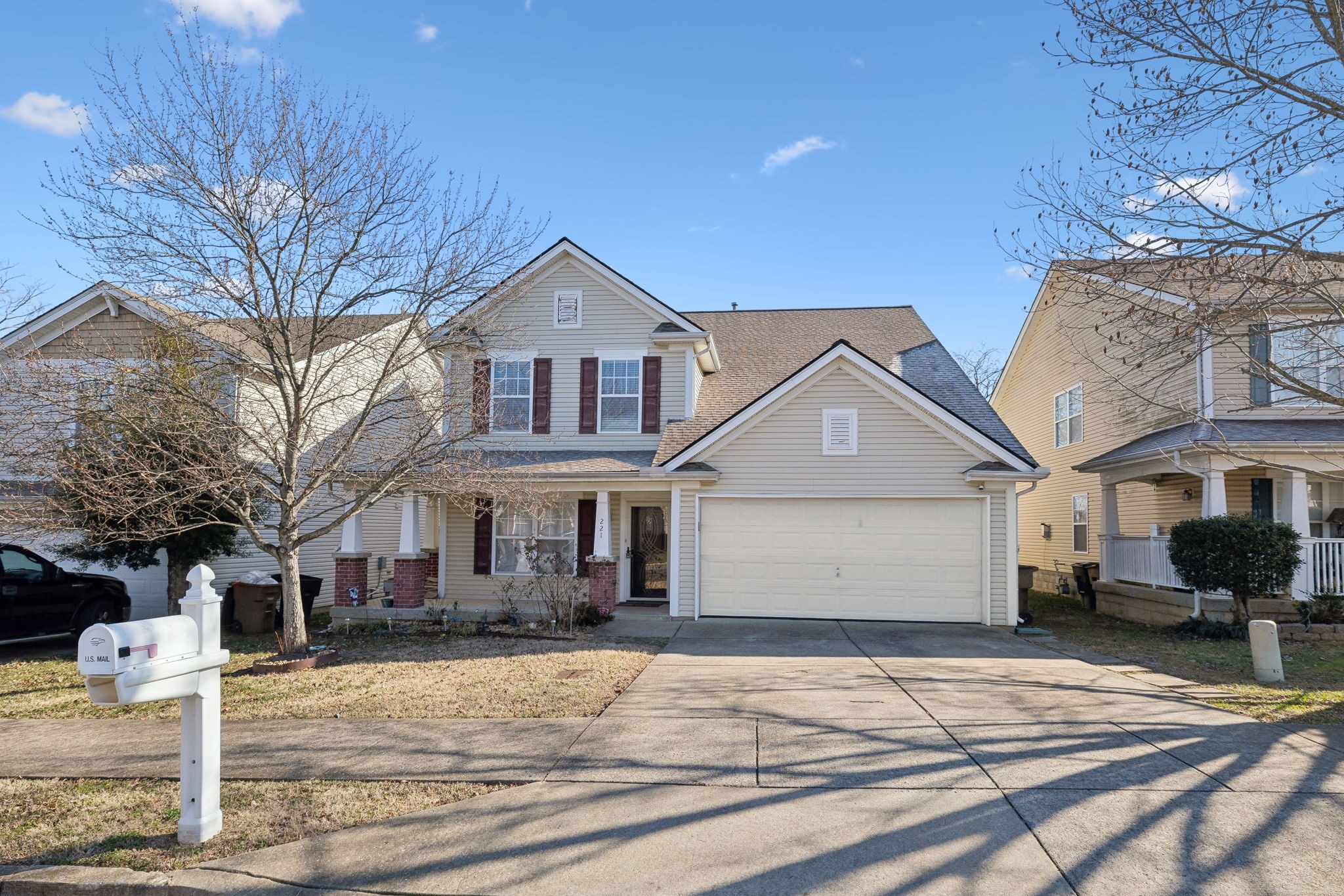 221 Maxwell Pl