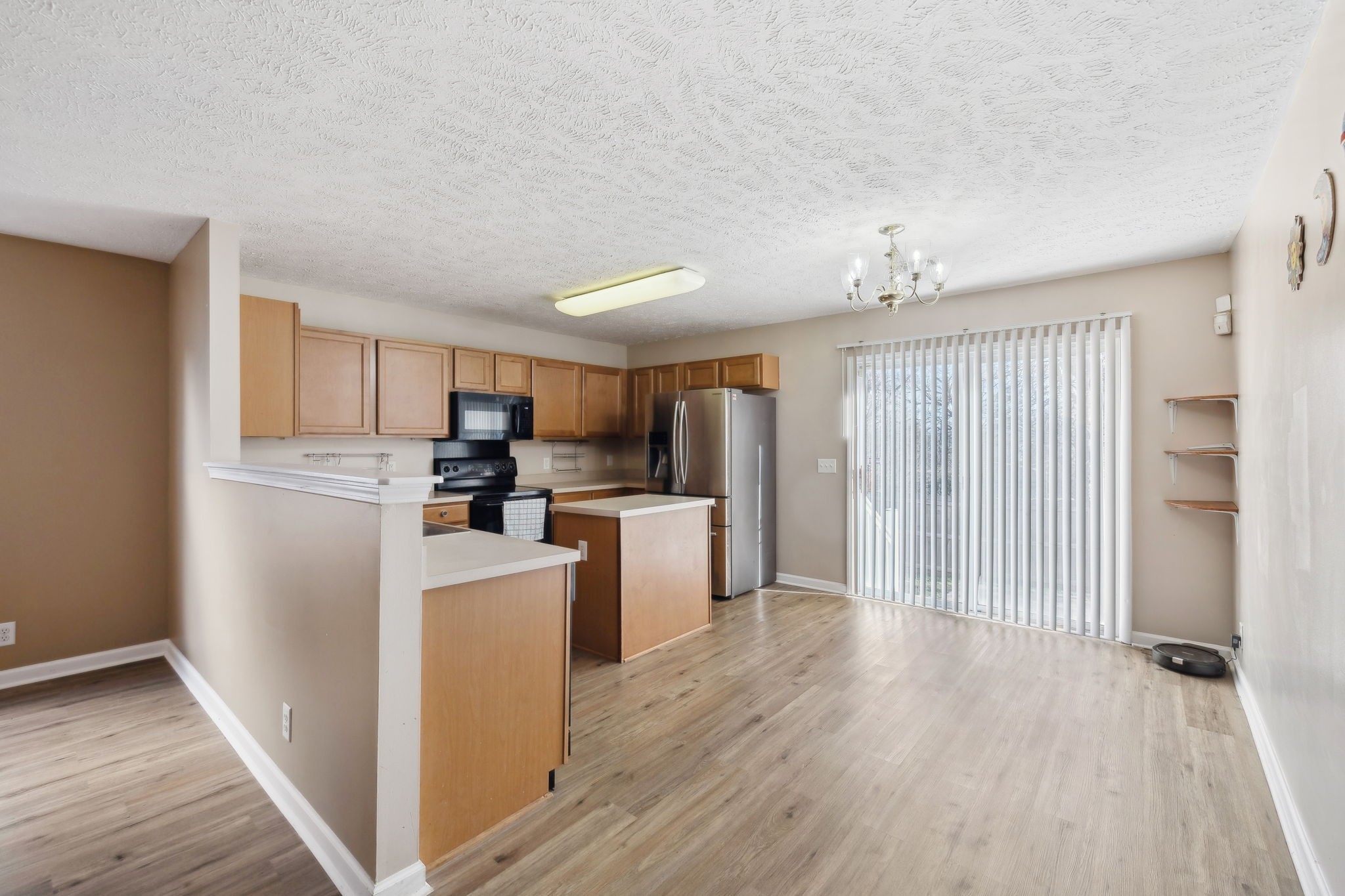 221 Maxwell Pl