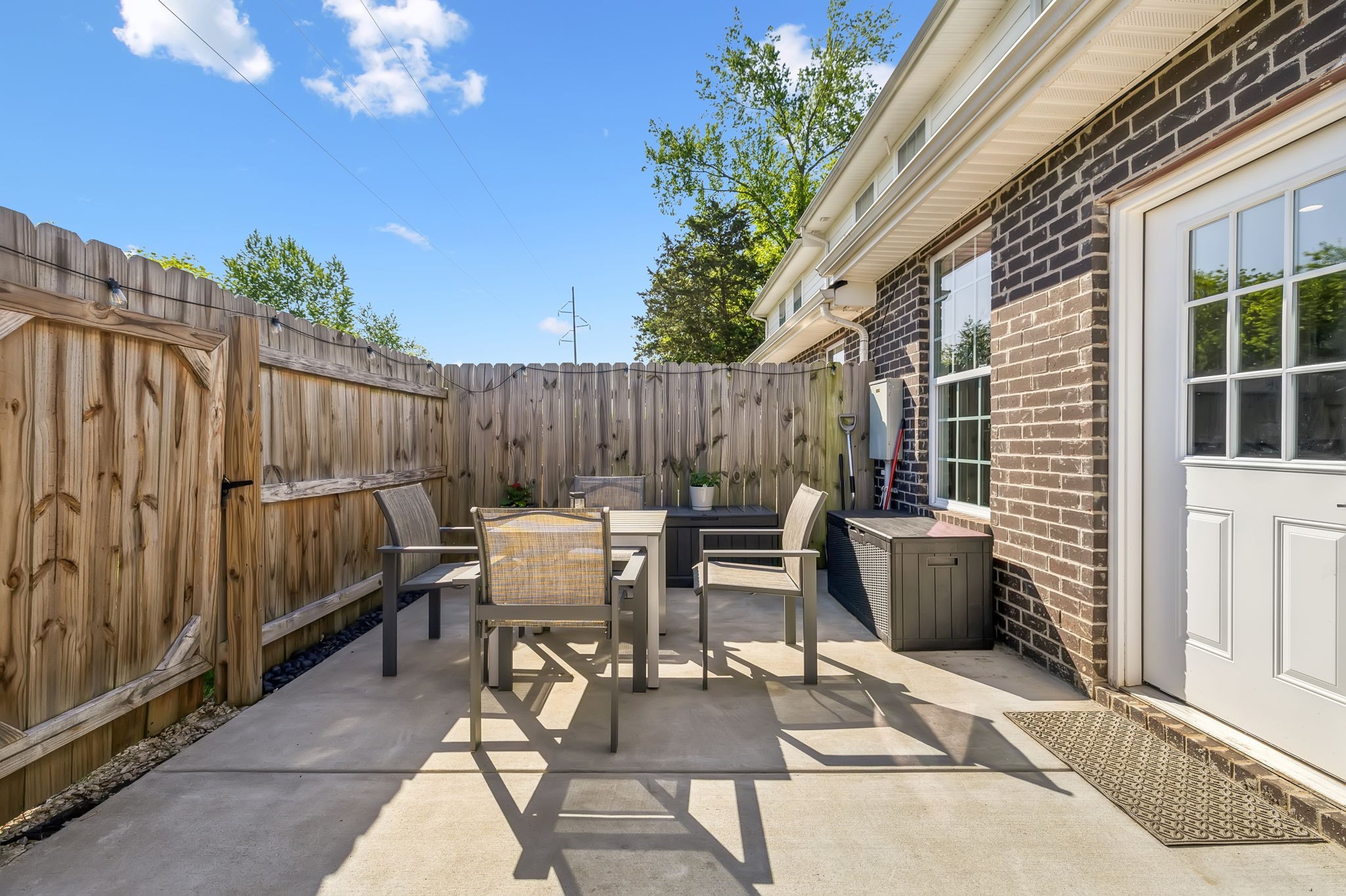 605 Longfellow Ln