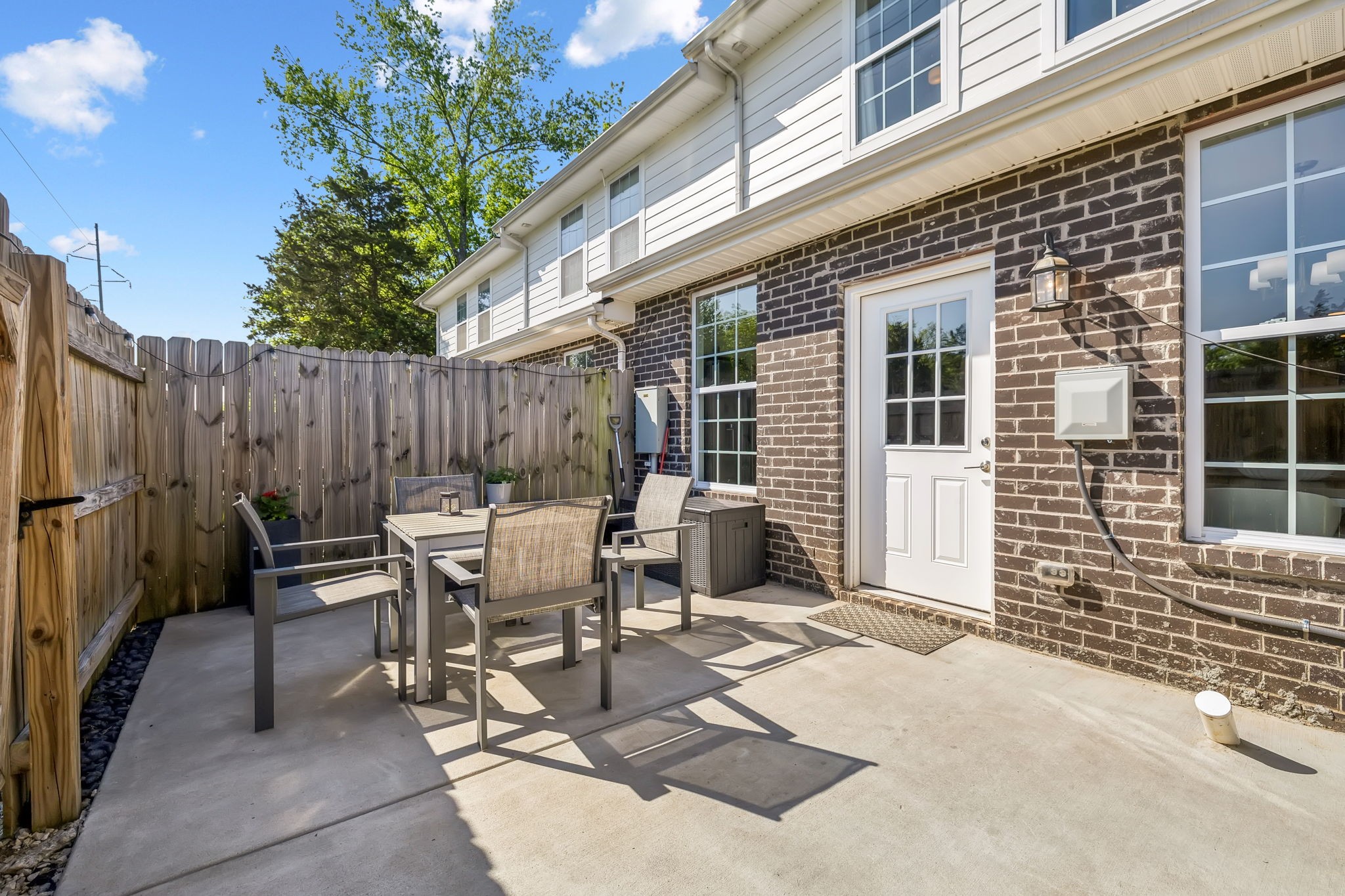 605 Longfellow Ln